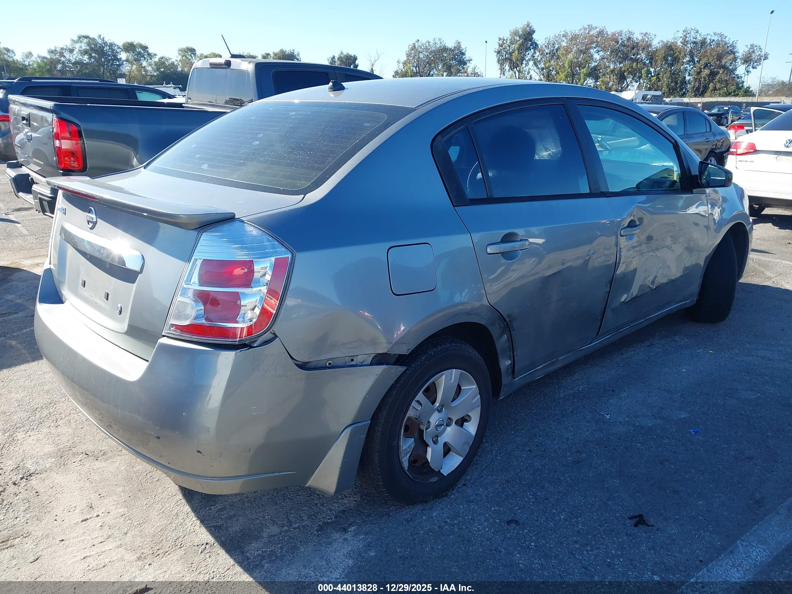 NISSAN SENTRA image 4