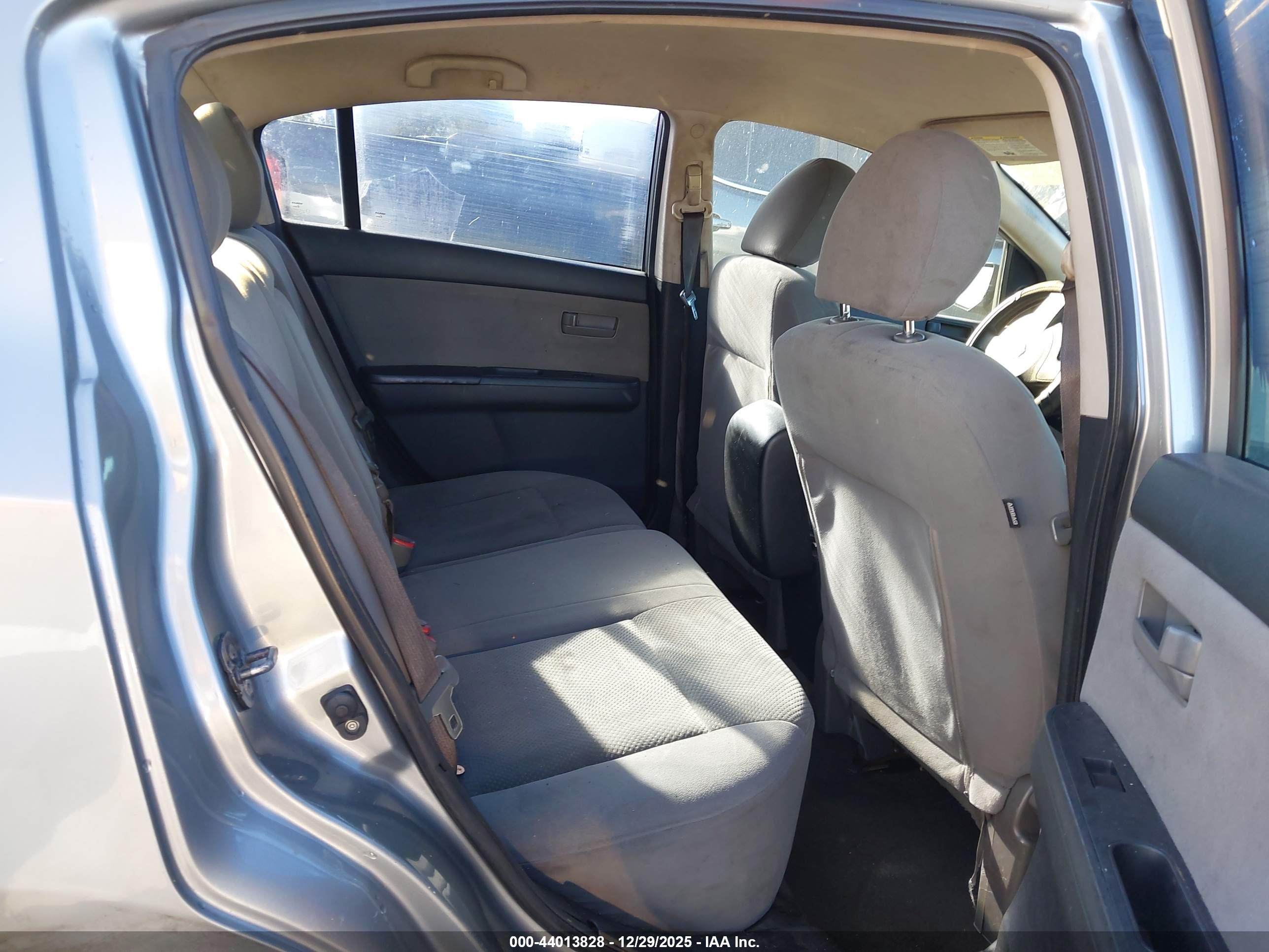 NISSAN SENTRA image 8