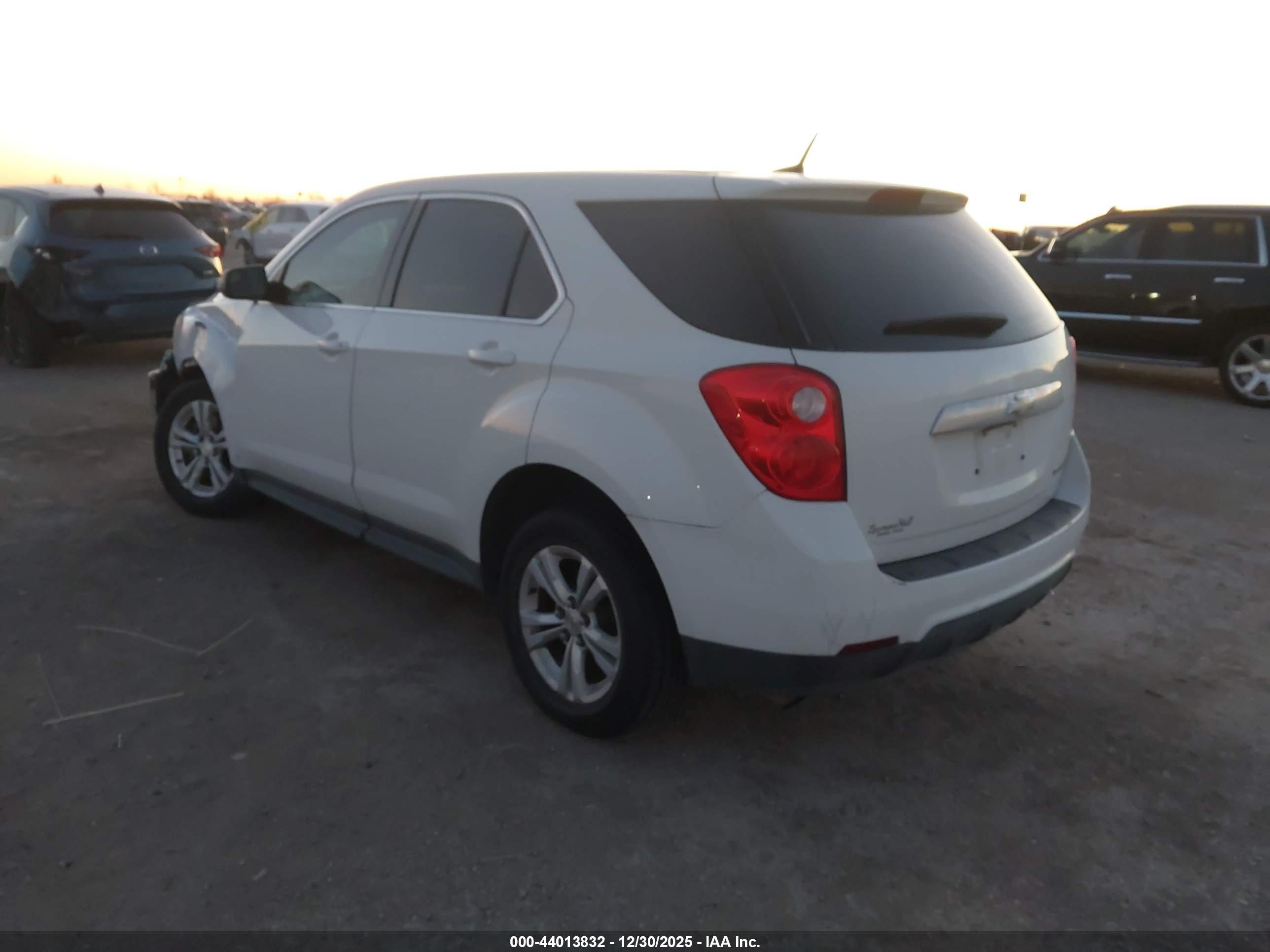 CHEVROLET EQUINOX image 3