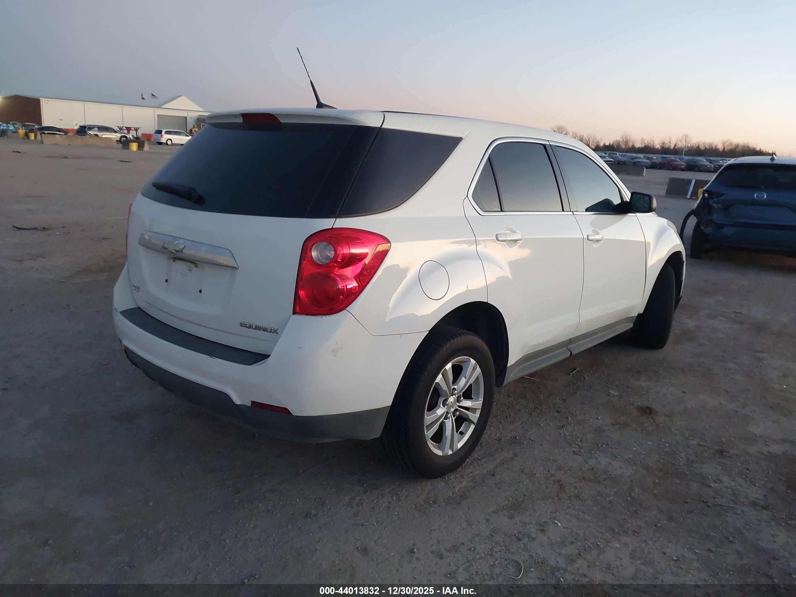 CHEVROLET EQUINOX image 4