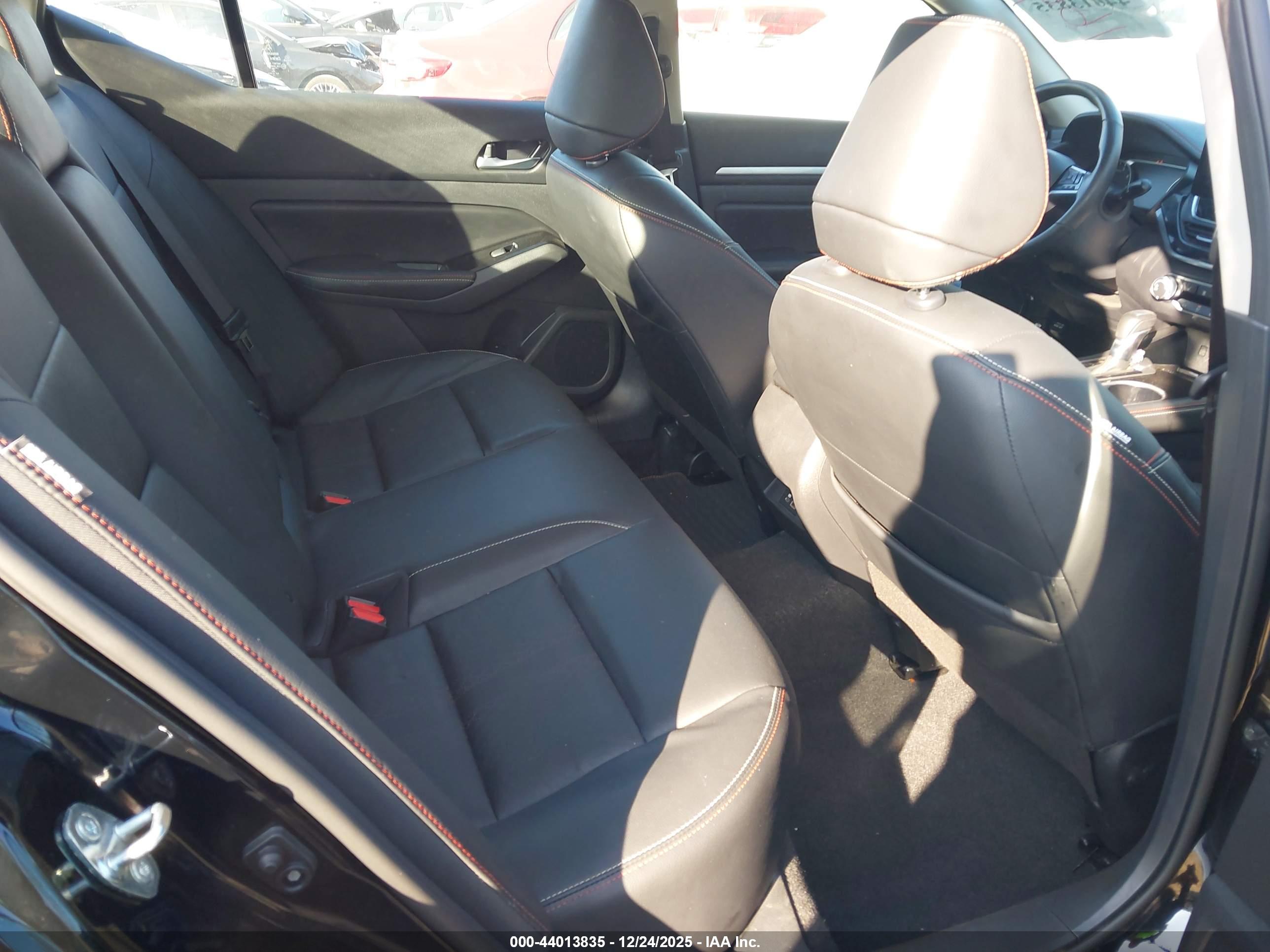 NISSAN ALTIMA image 8