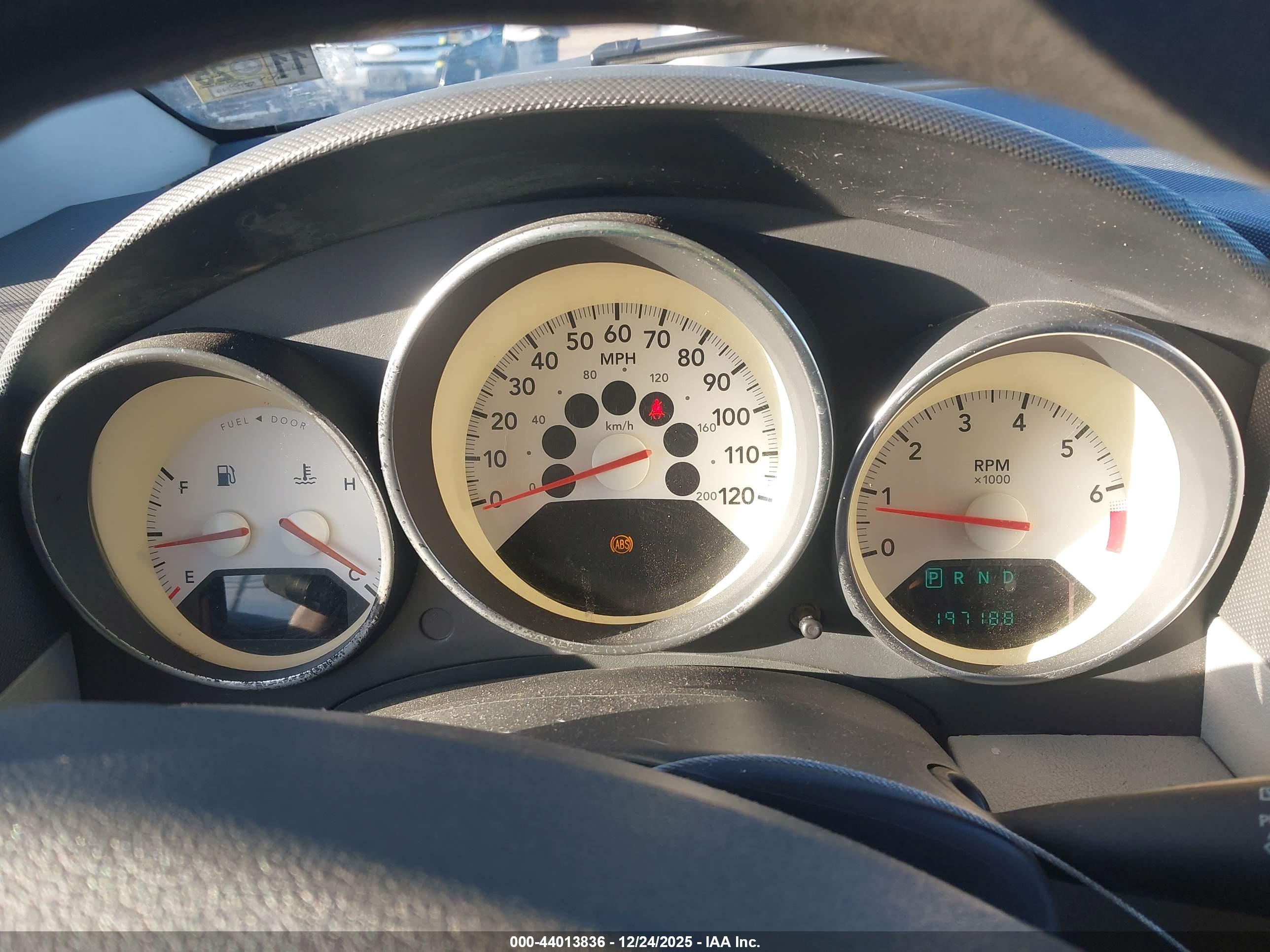 DODGE CALIBER image 7