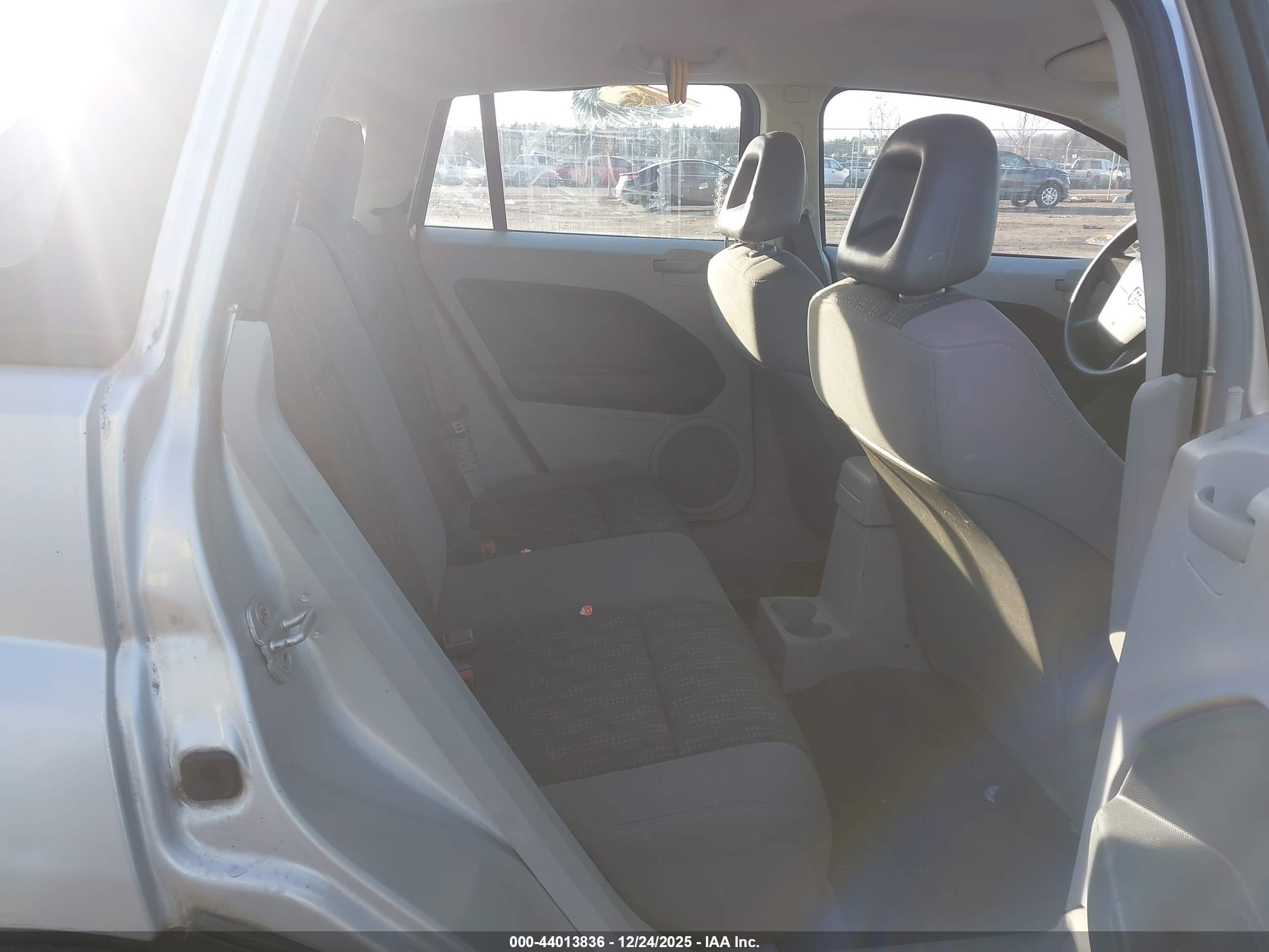DODGE CALIBER image 8