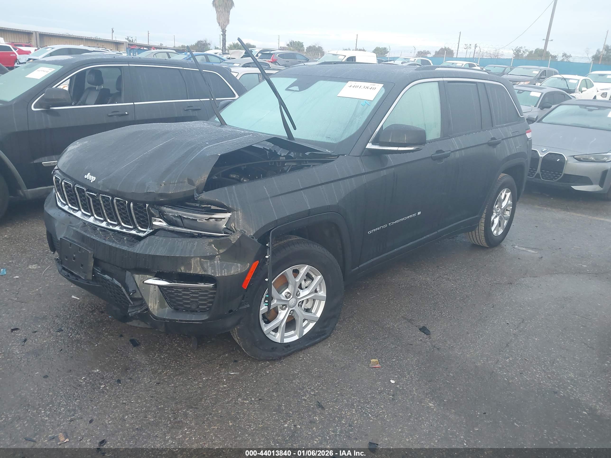 JEEP GRAND image 2
