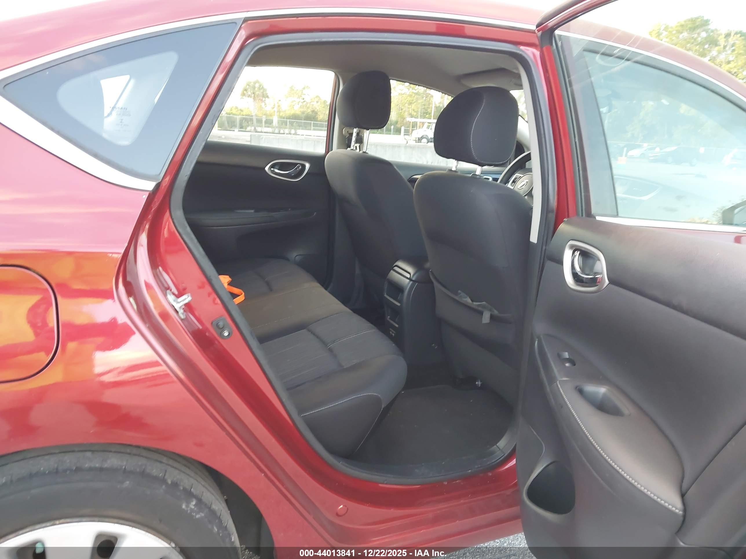 NISSAN SENTRA image 8