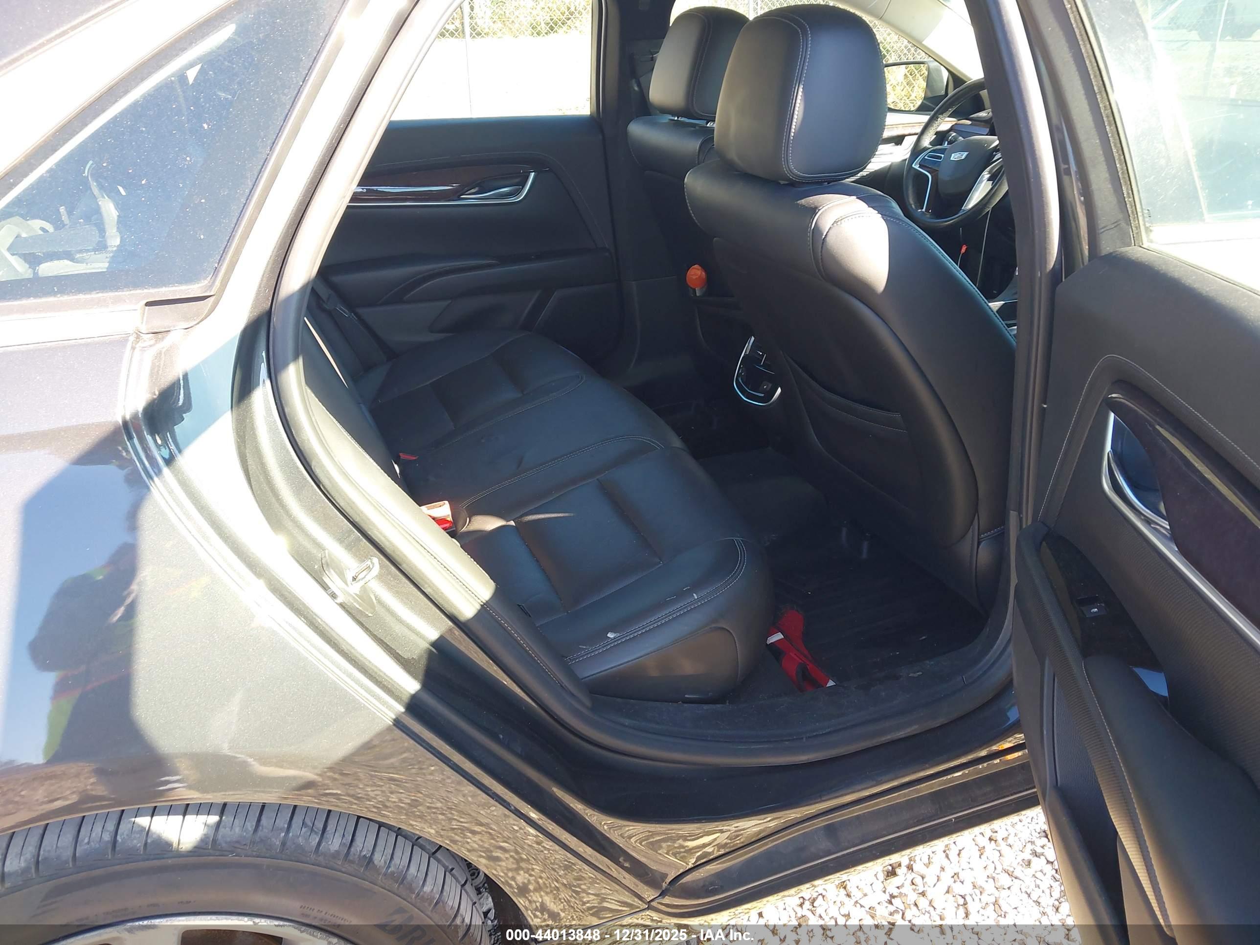 CADILLAC XTS image 8
