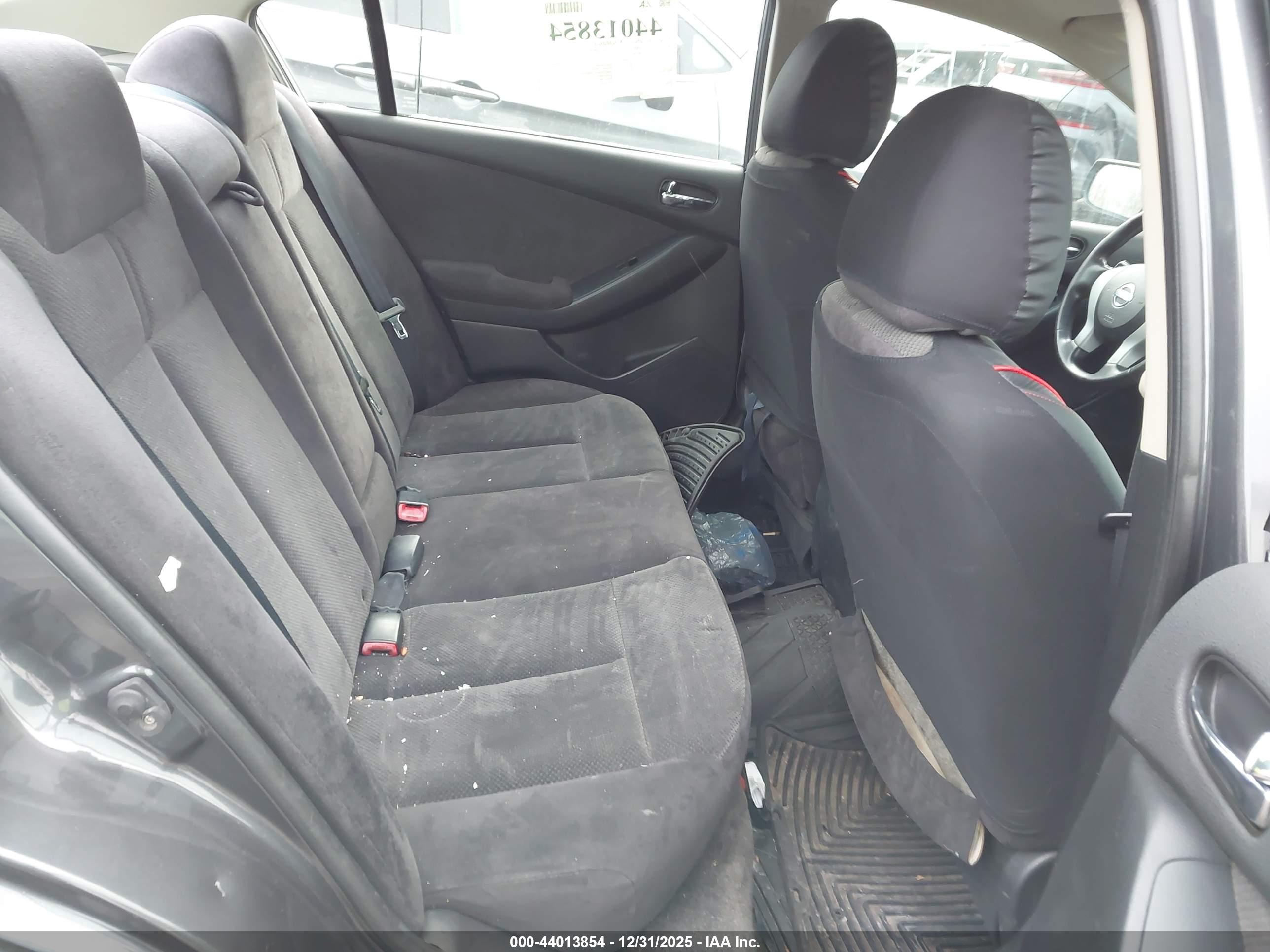NISSAN ALTIMA image 8