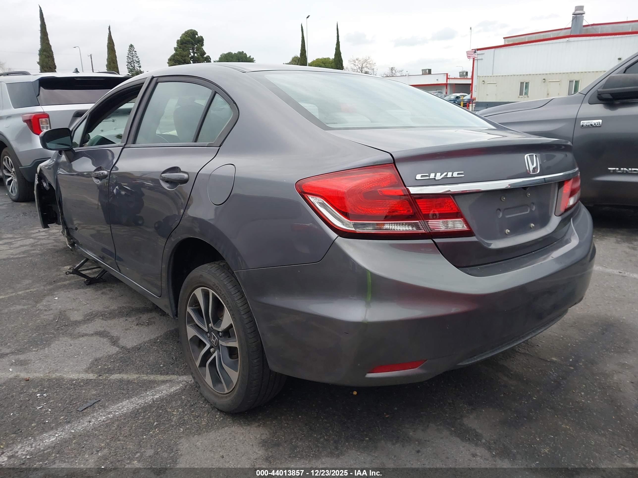 HONDA CIVIC image 3