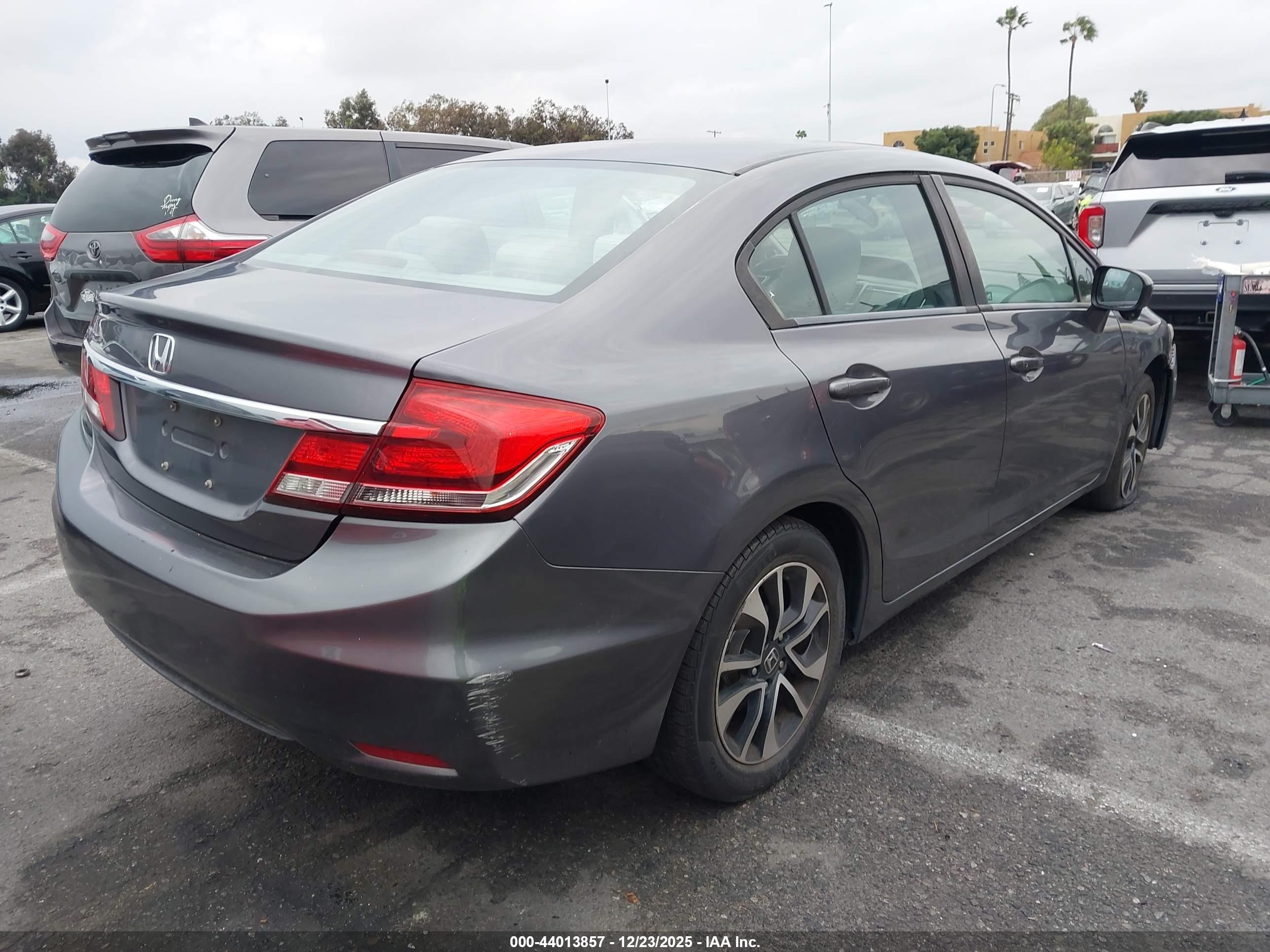 HONDA CIVIC image 4