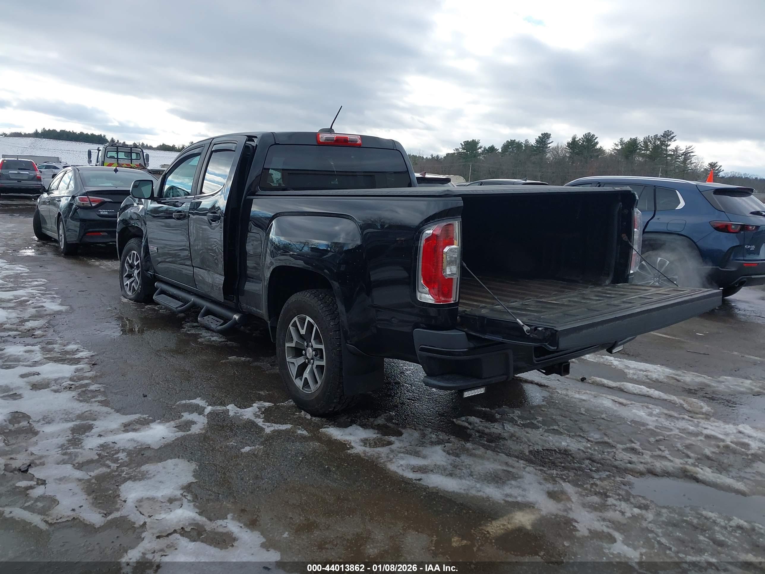 GMC CANYON image 3