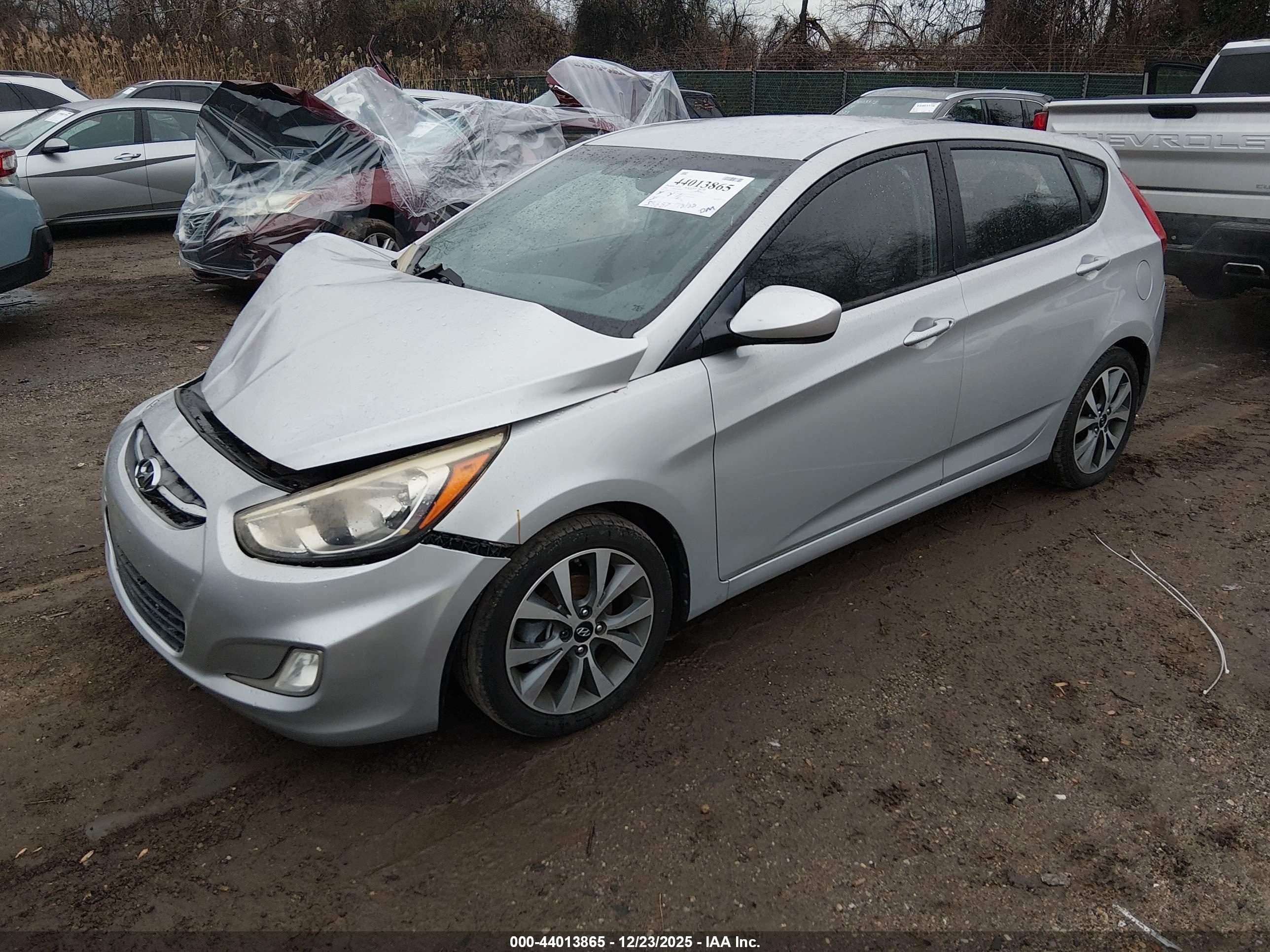HYUNDAI ACCENT image 2