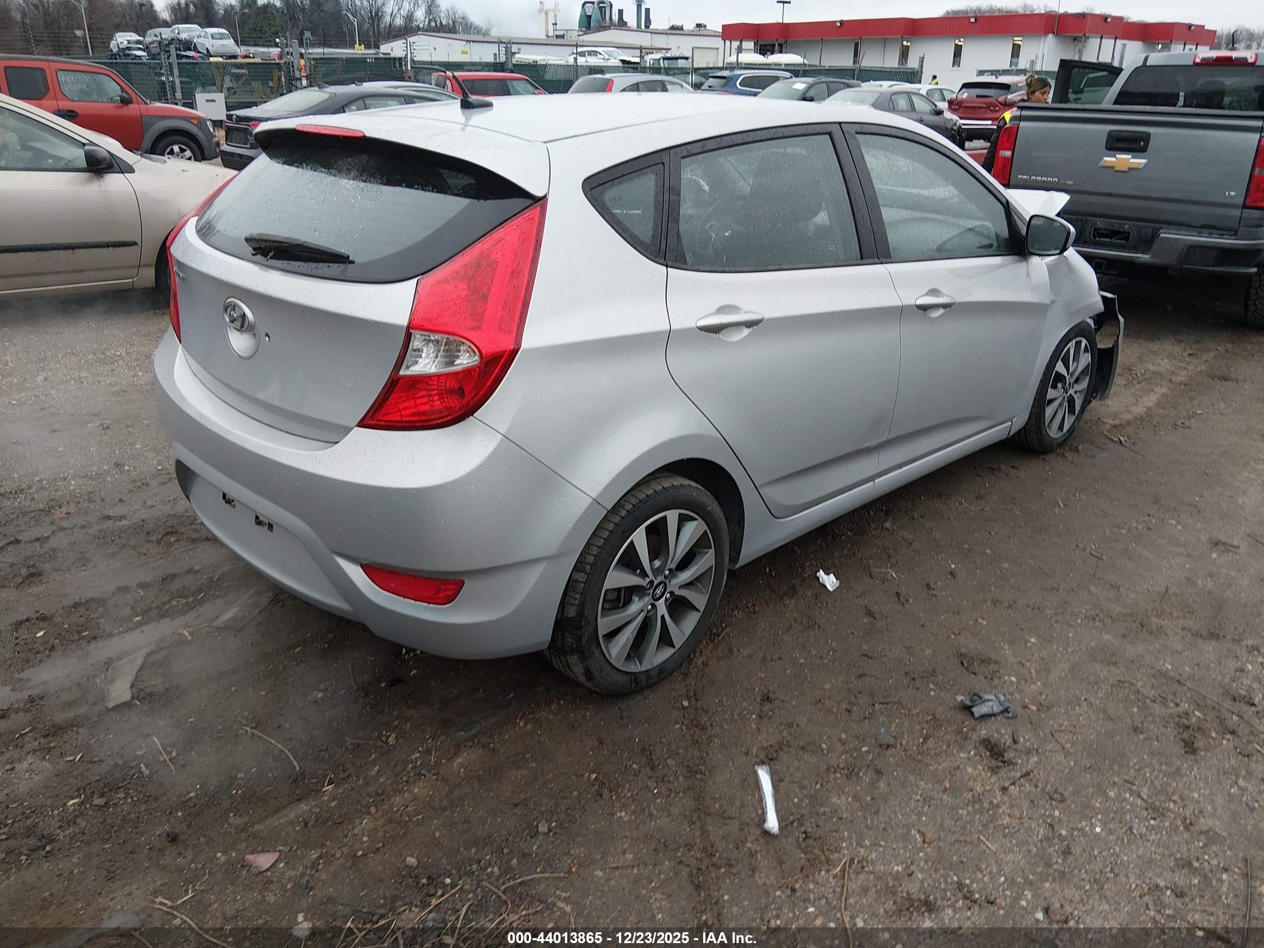 HYUNDAI ACCENT image 4