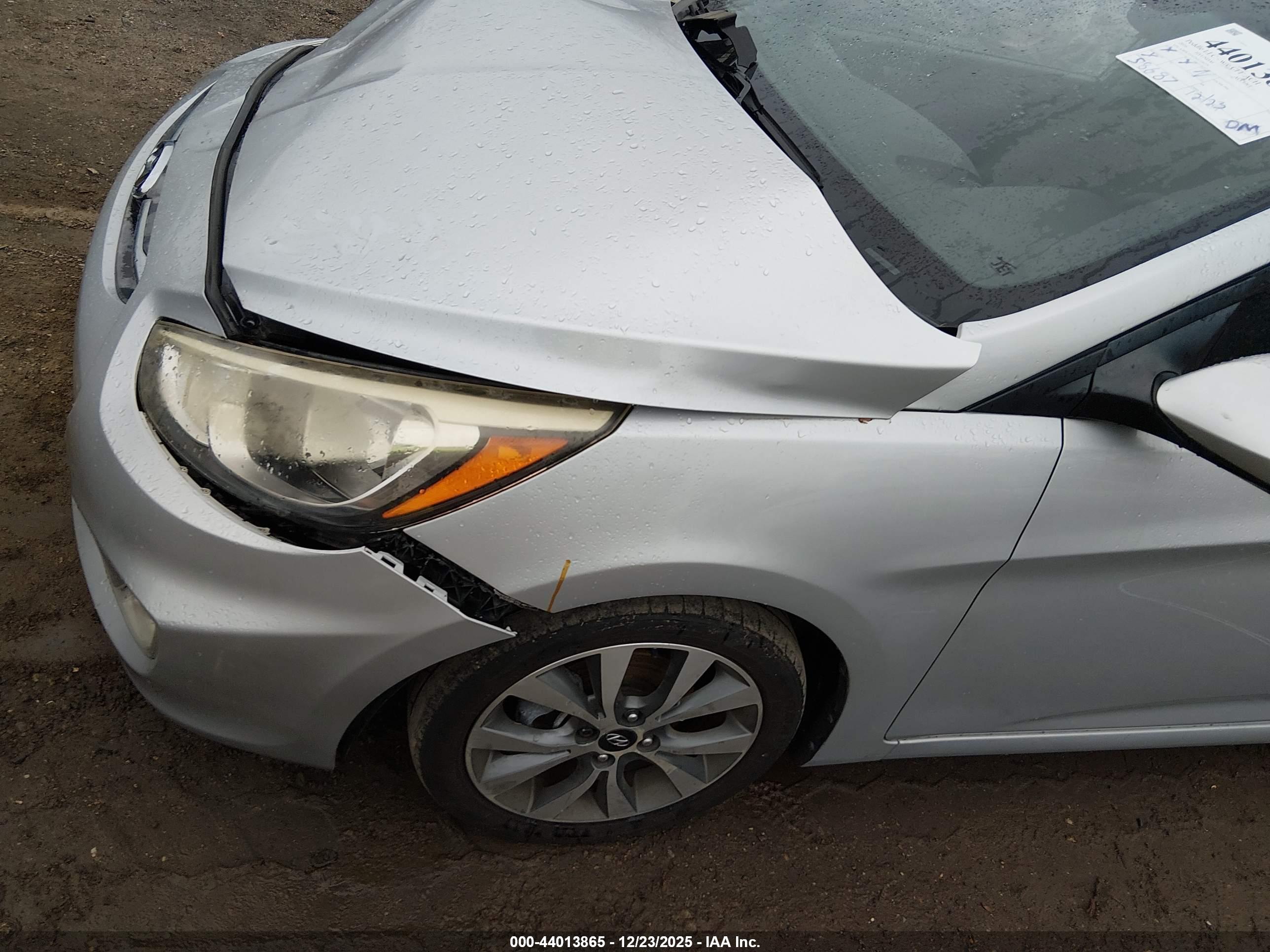 HYUNDAI ACCENT image 6
