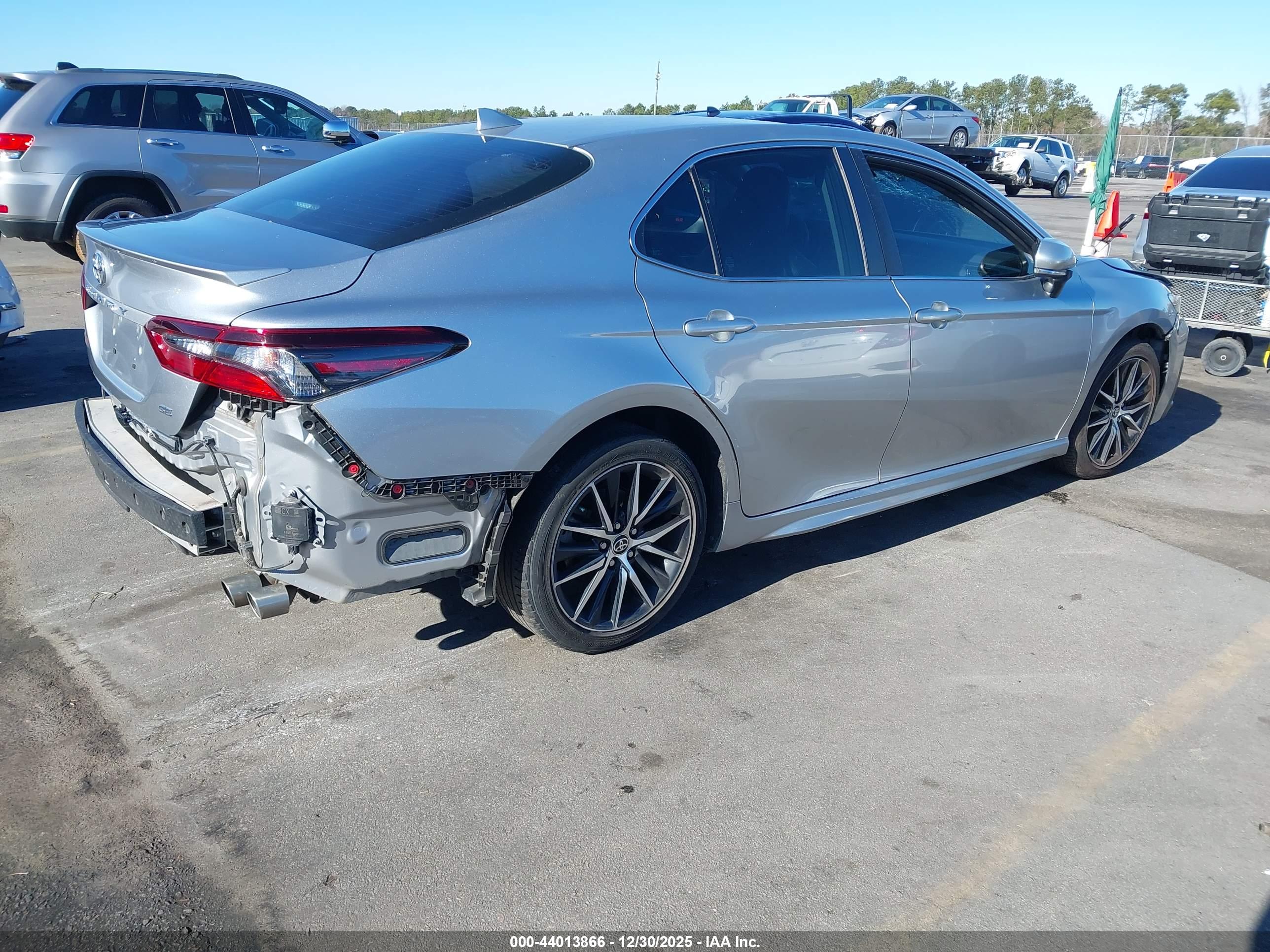 TOYOTA CAMRY image 4