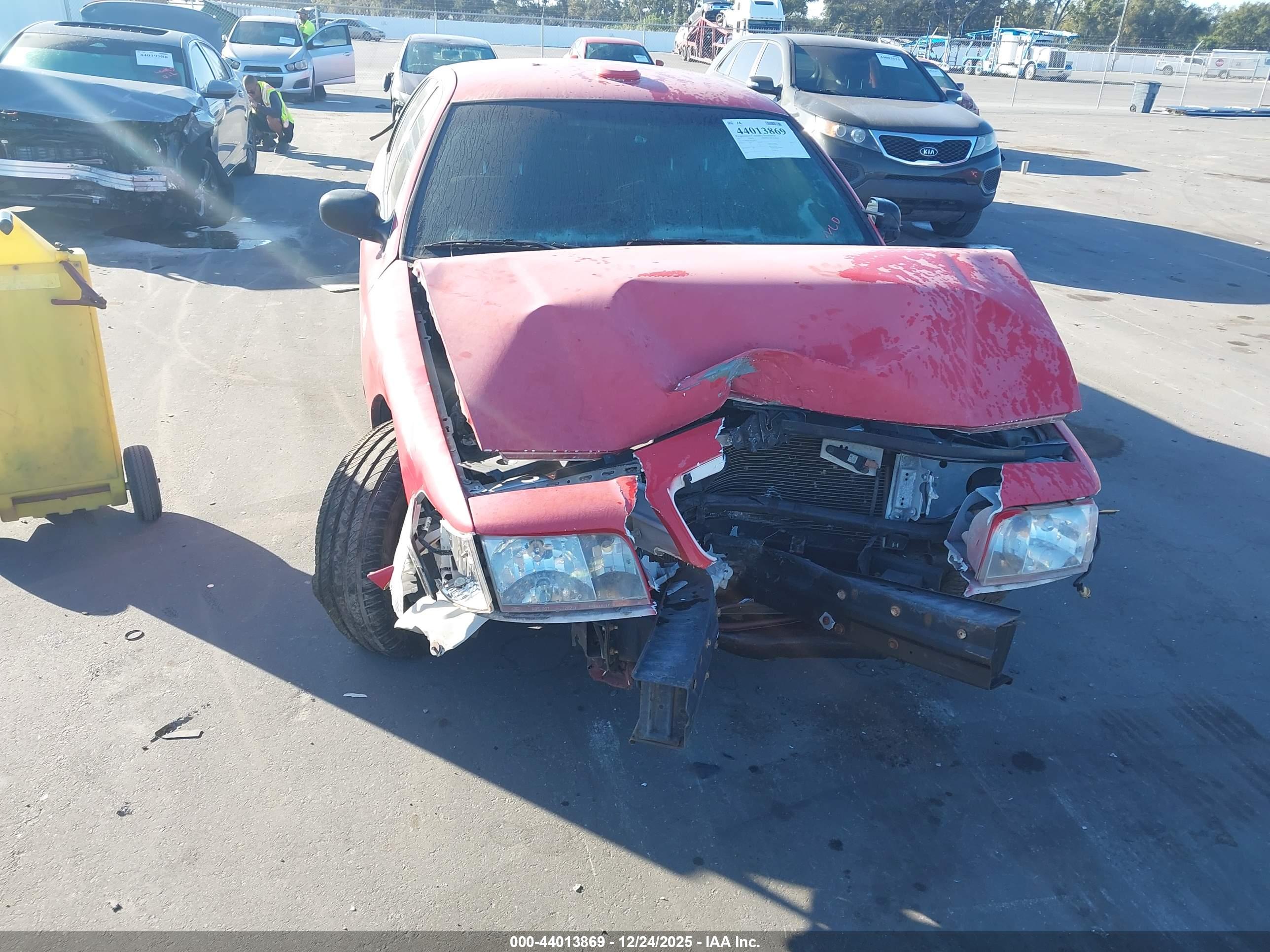 FORD CROWN image 6