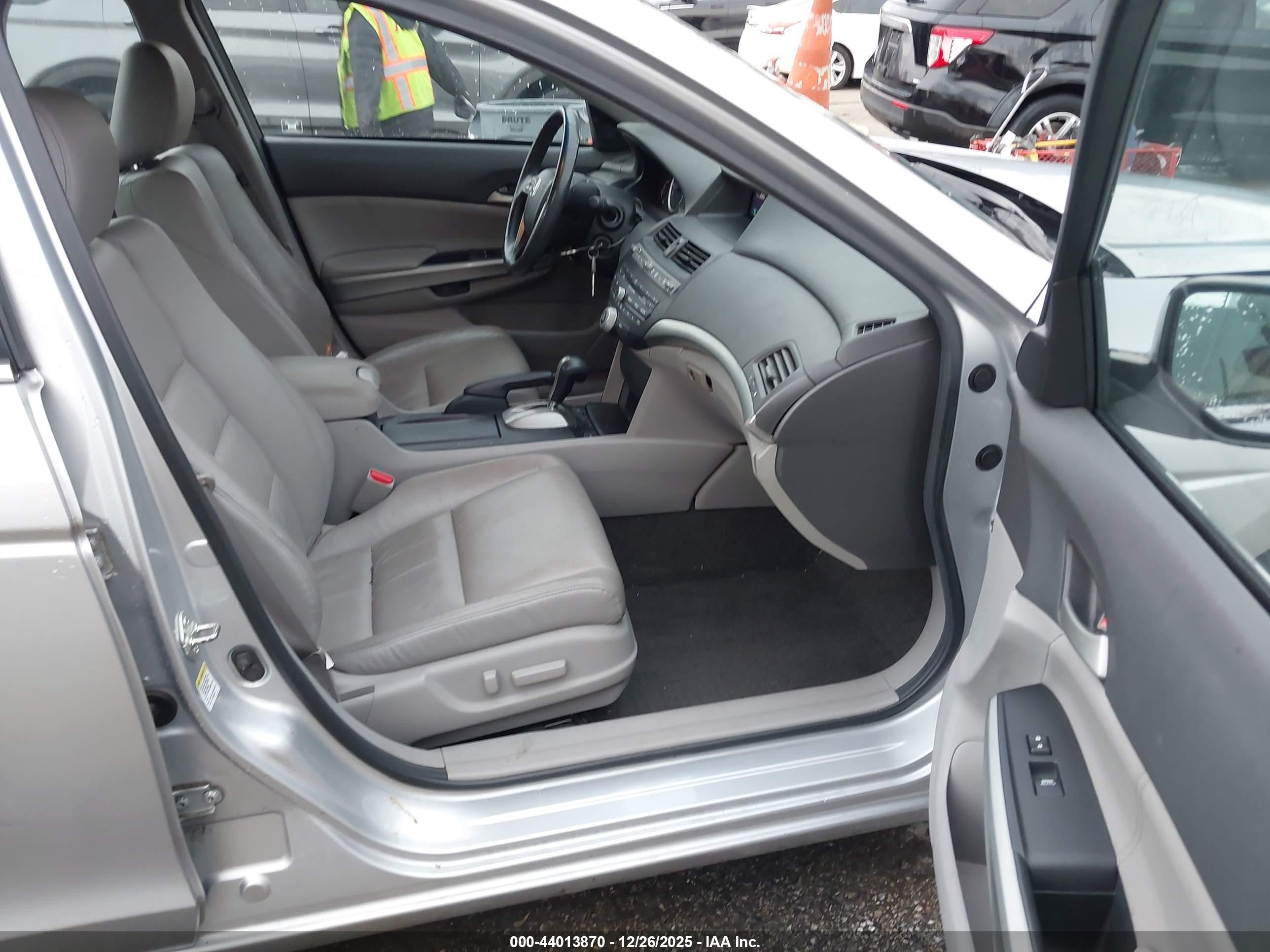 HONDA ACCORD image 5