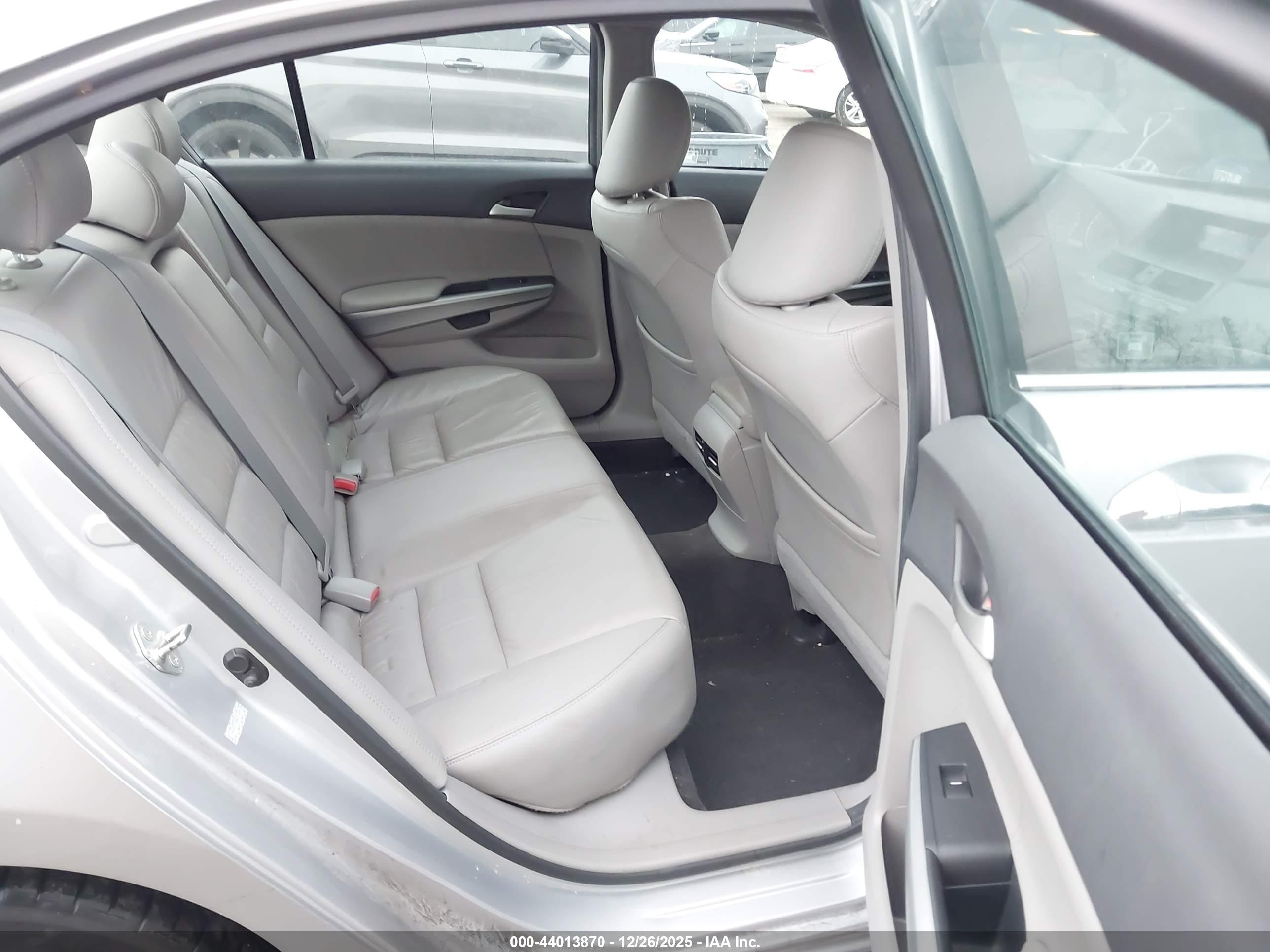 HONDA ACCORD image 8