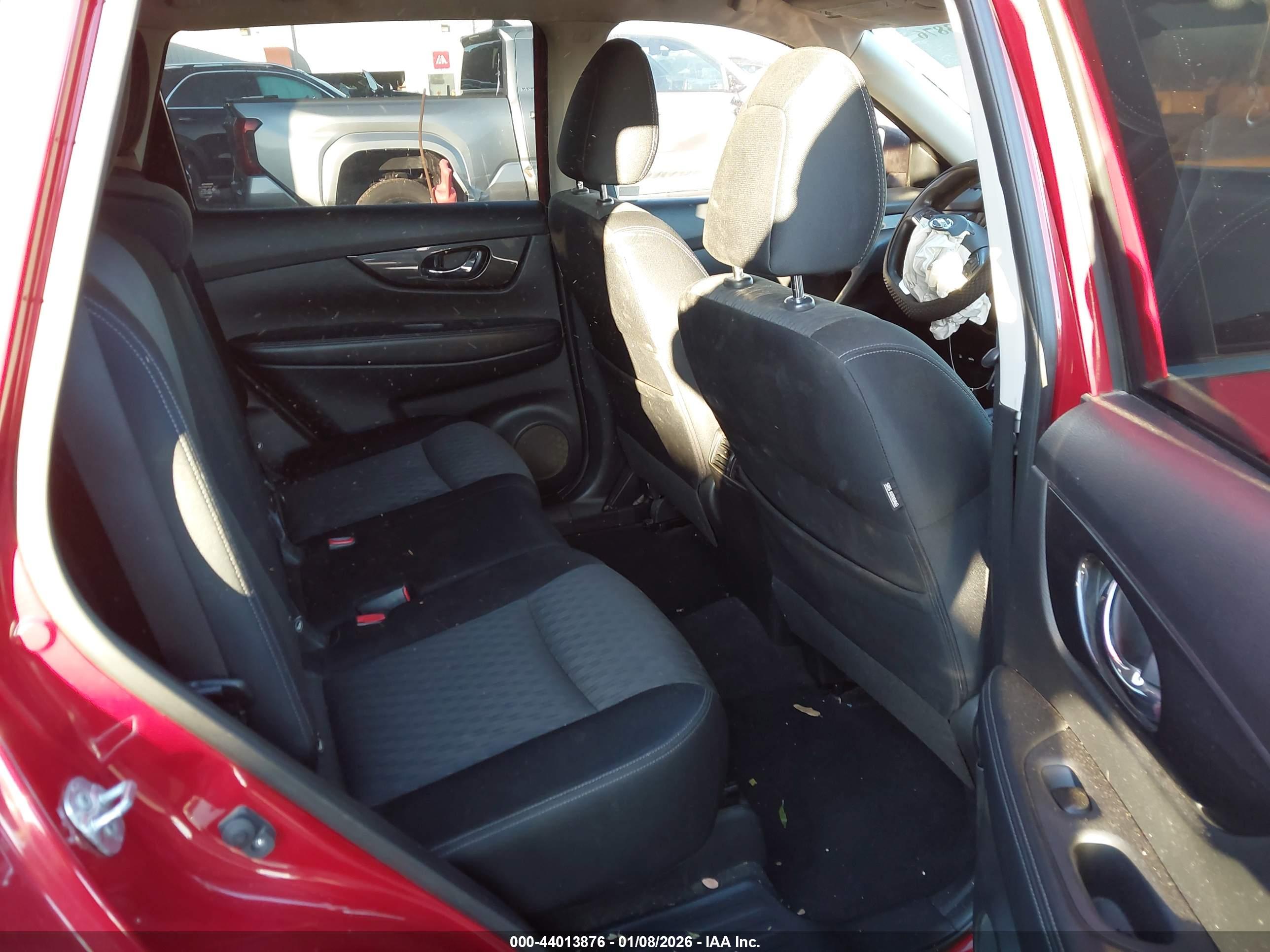 NISSAN ROGUE image 8