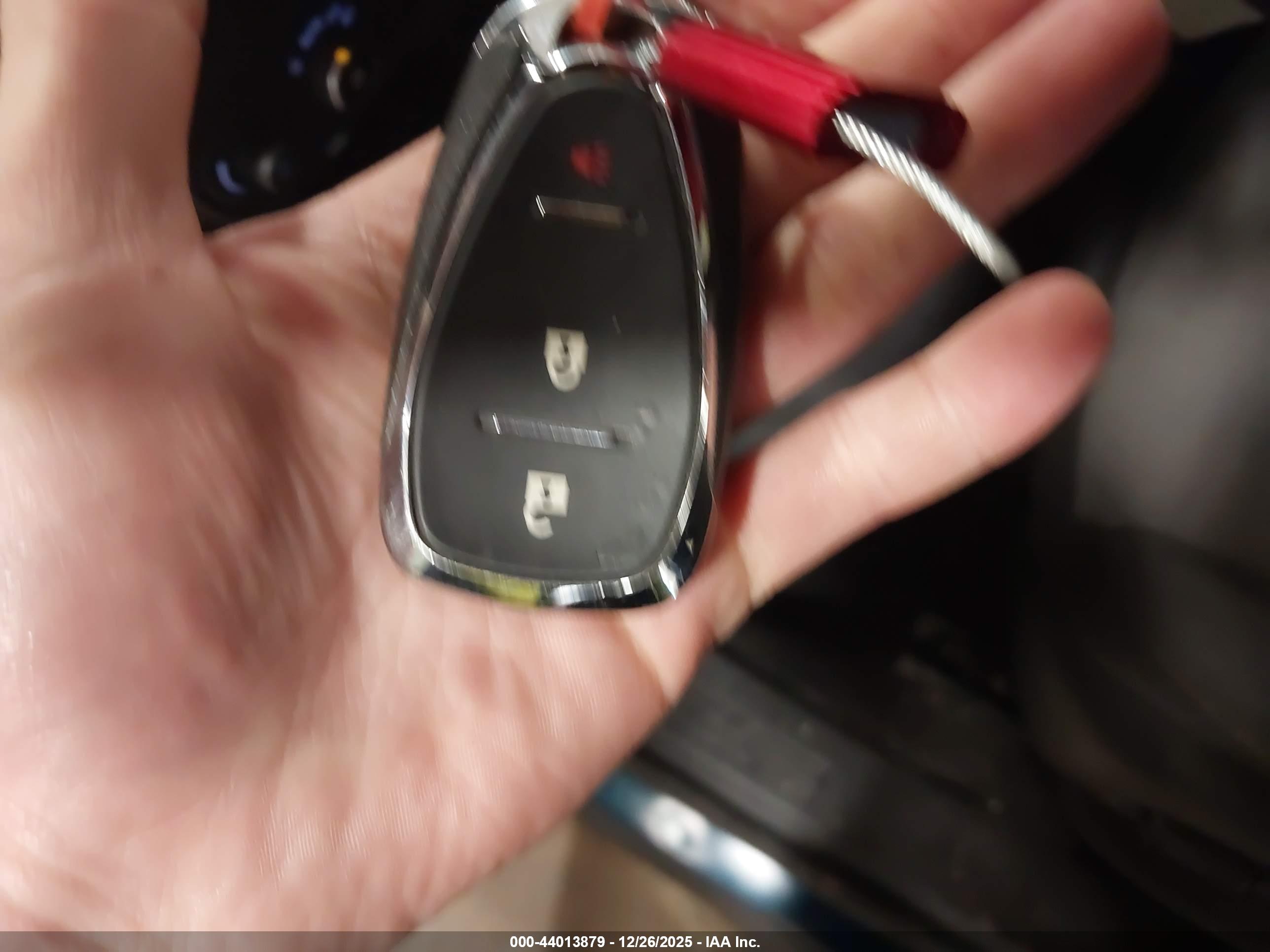 CHEVROLET EQUINOX image 11