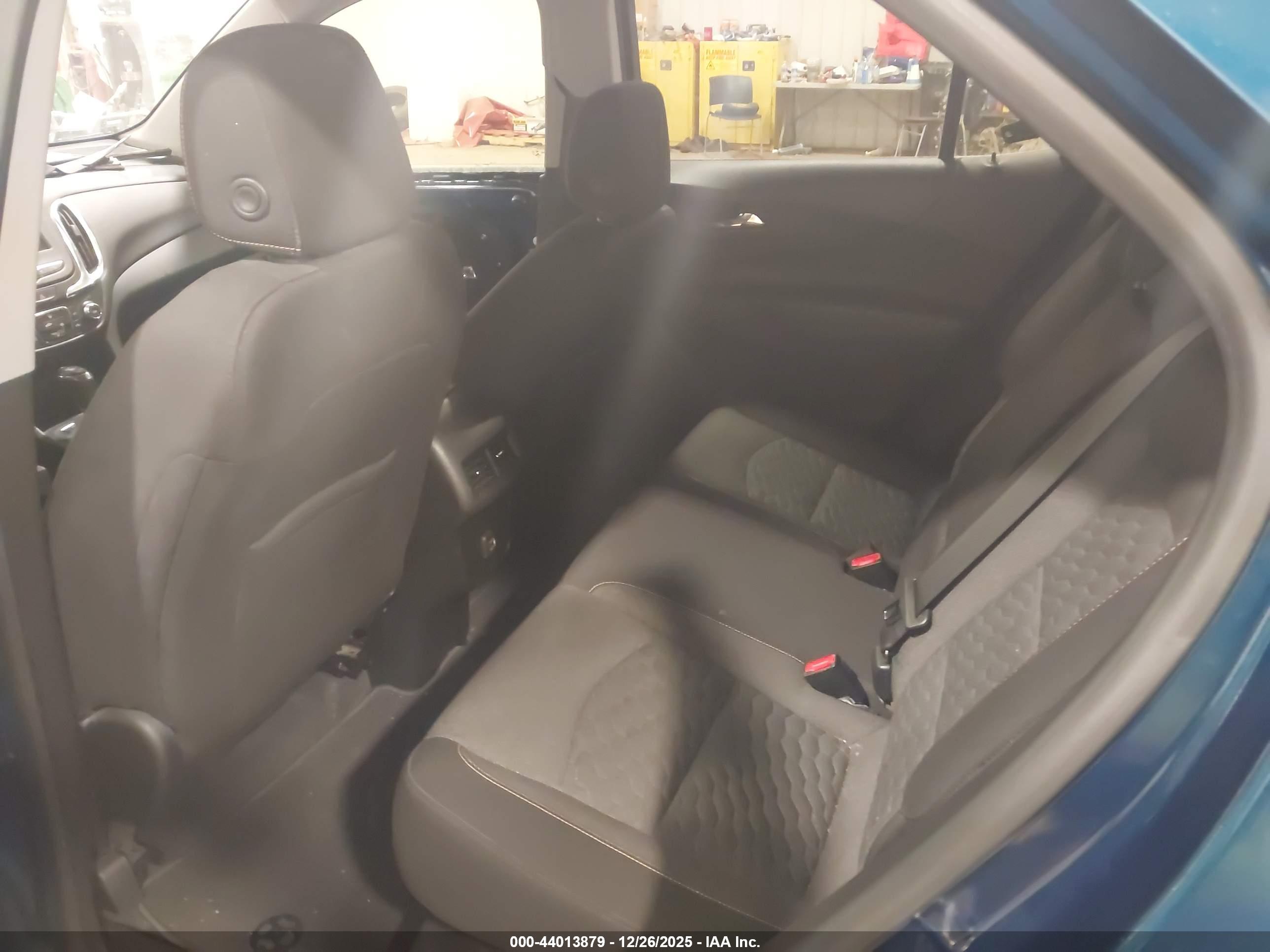 CHEVROLET EQUINOX image 8