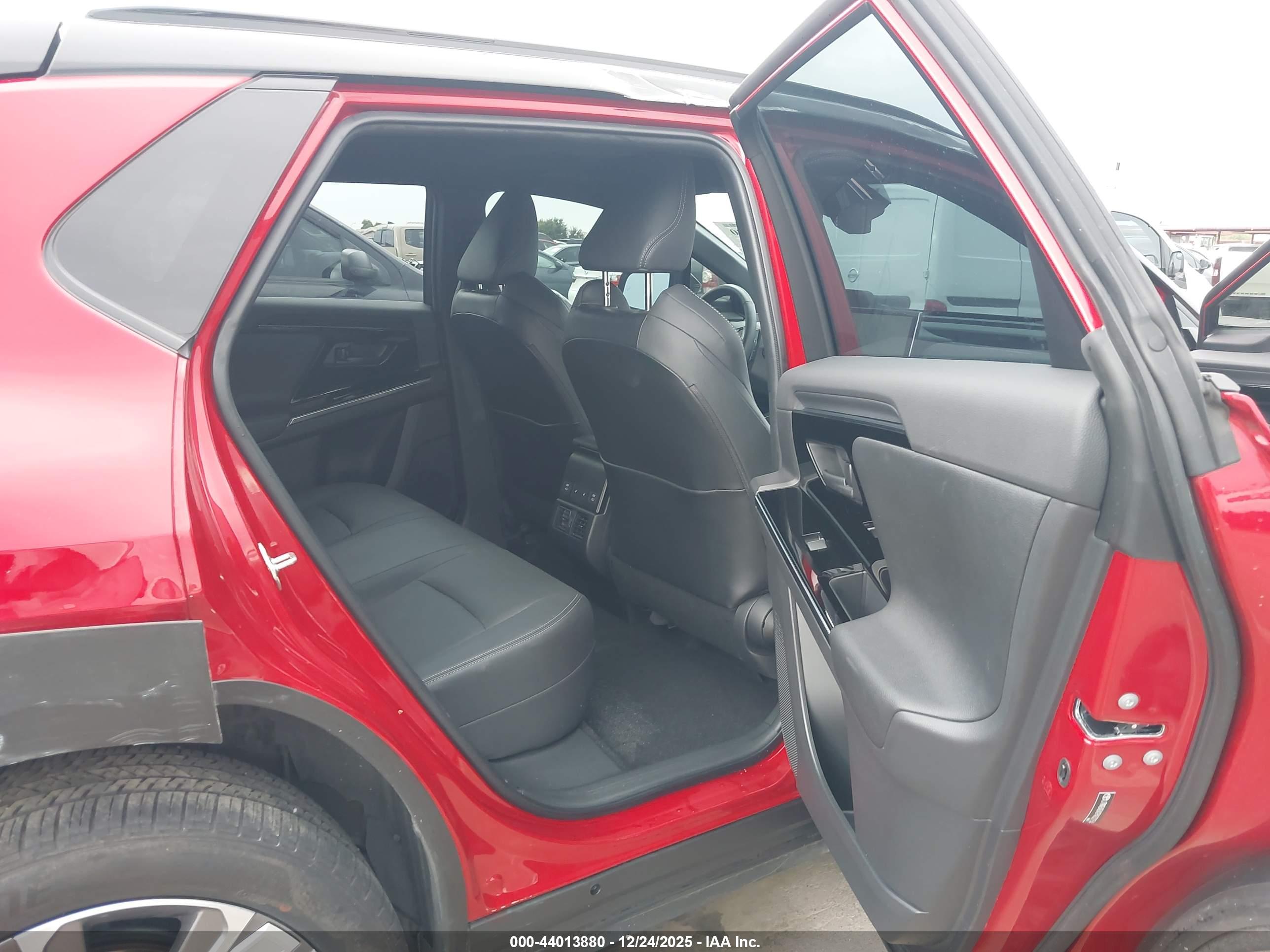 SUBARU SOLTERRA image 8