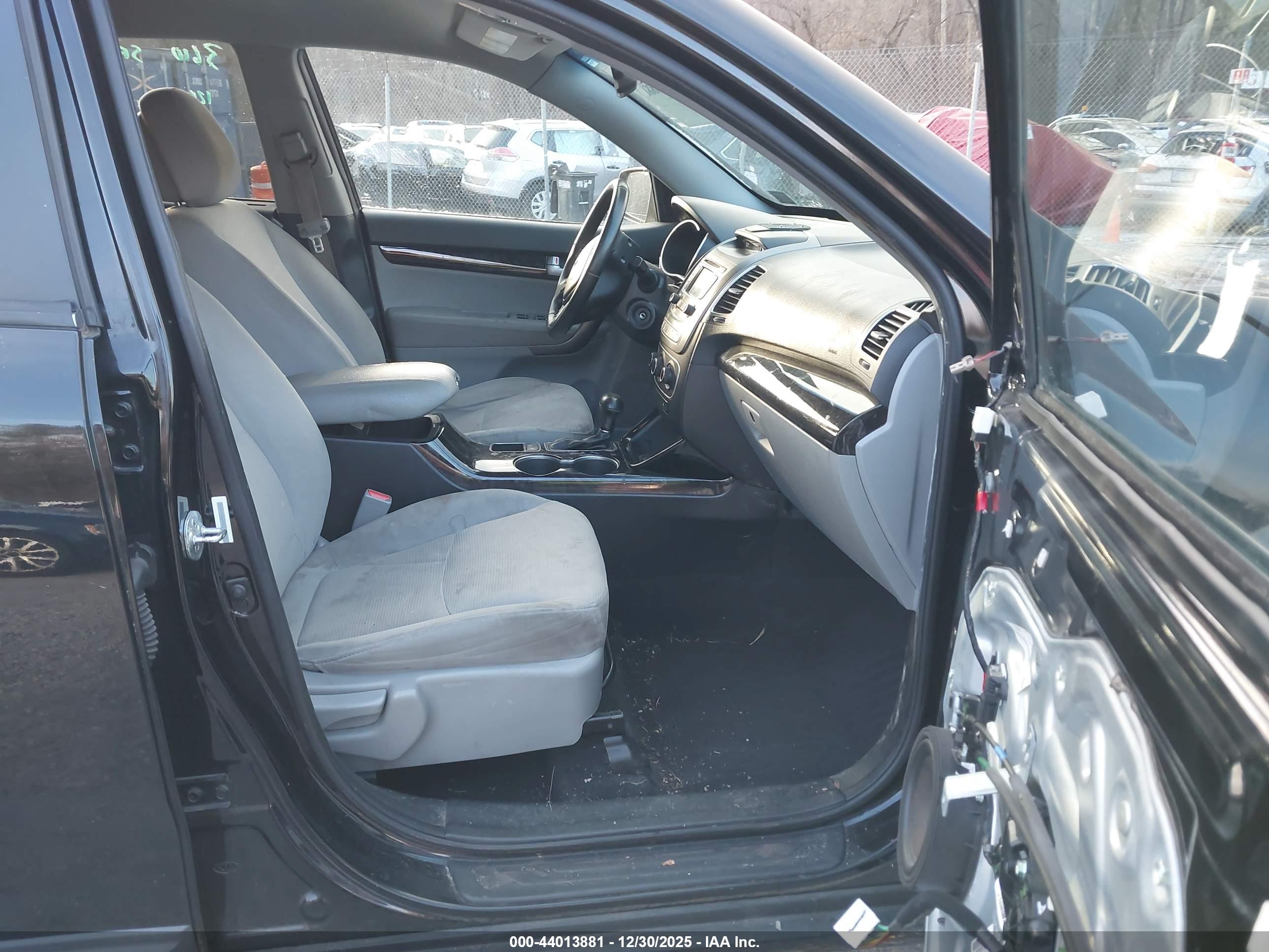 KIA SORENTO image 5