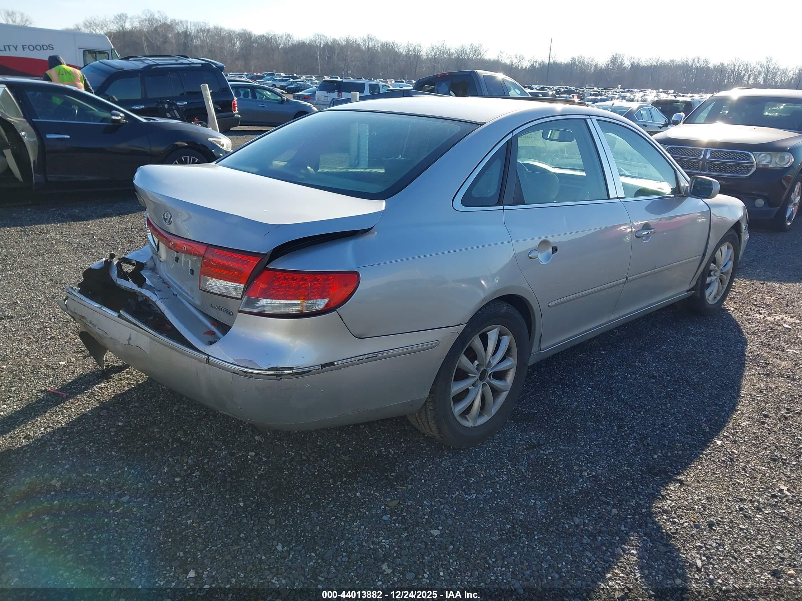 HYUNDAI AZERA image 4
