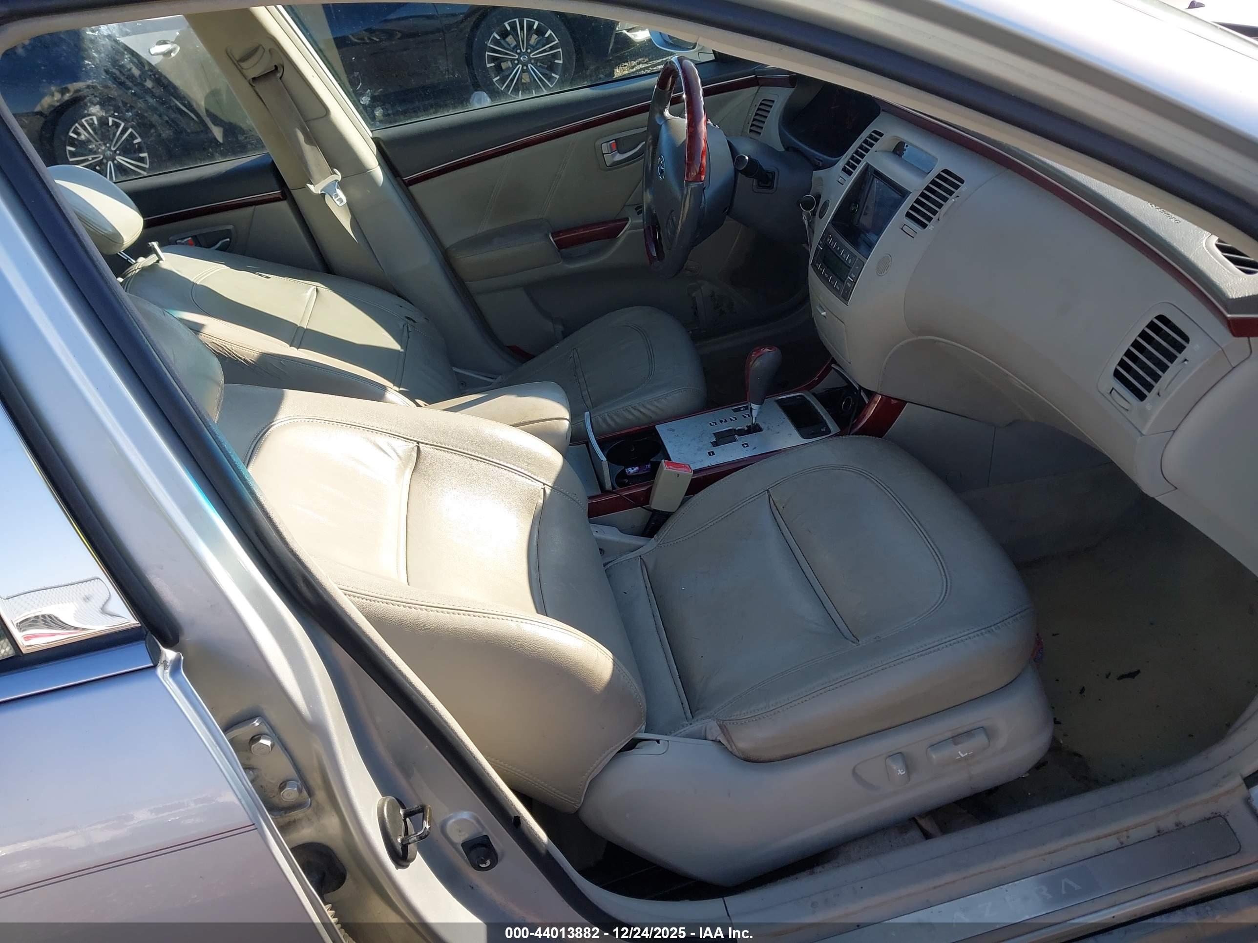 HYUNDAI AZERA image 5