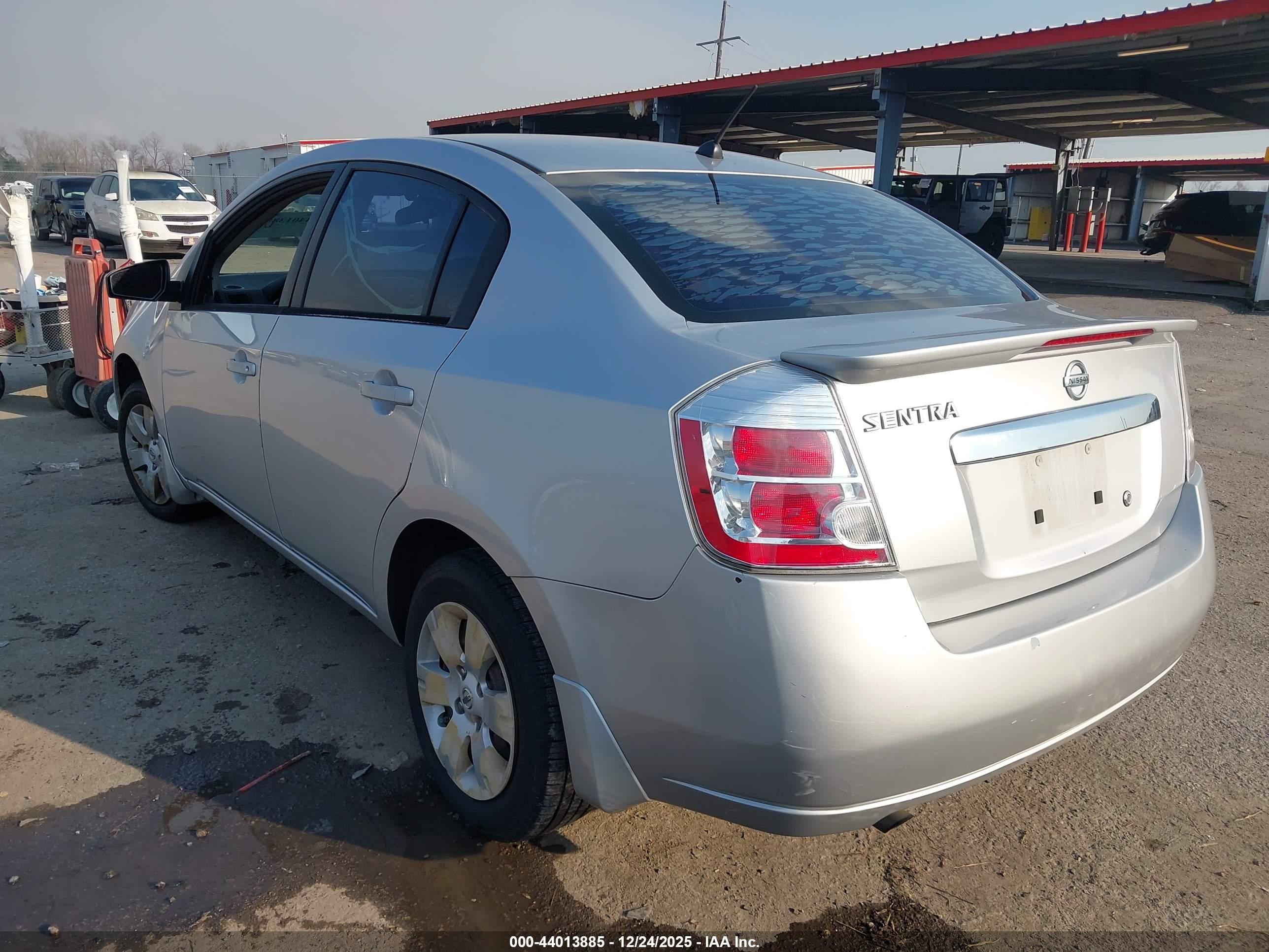 NISSAN SENTRA image 3