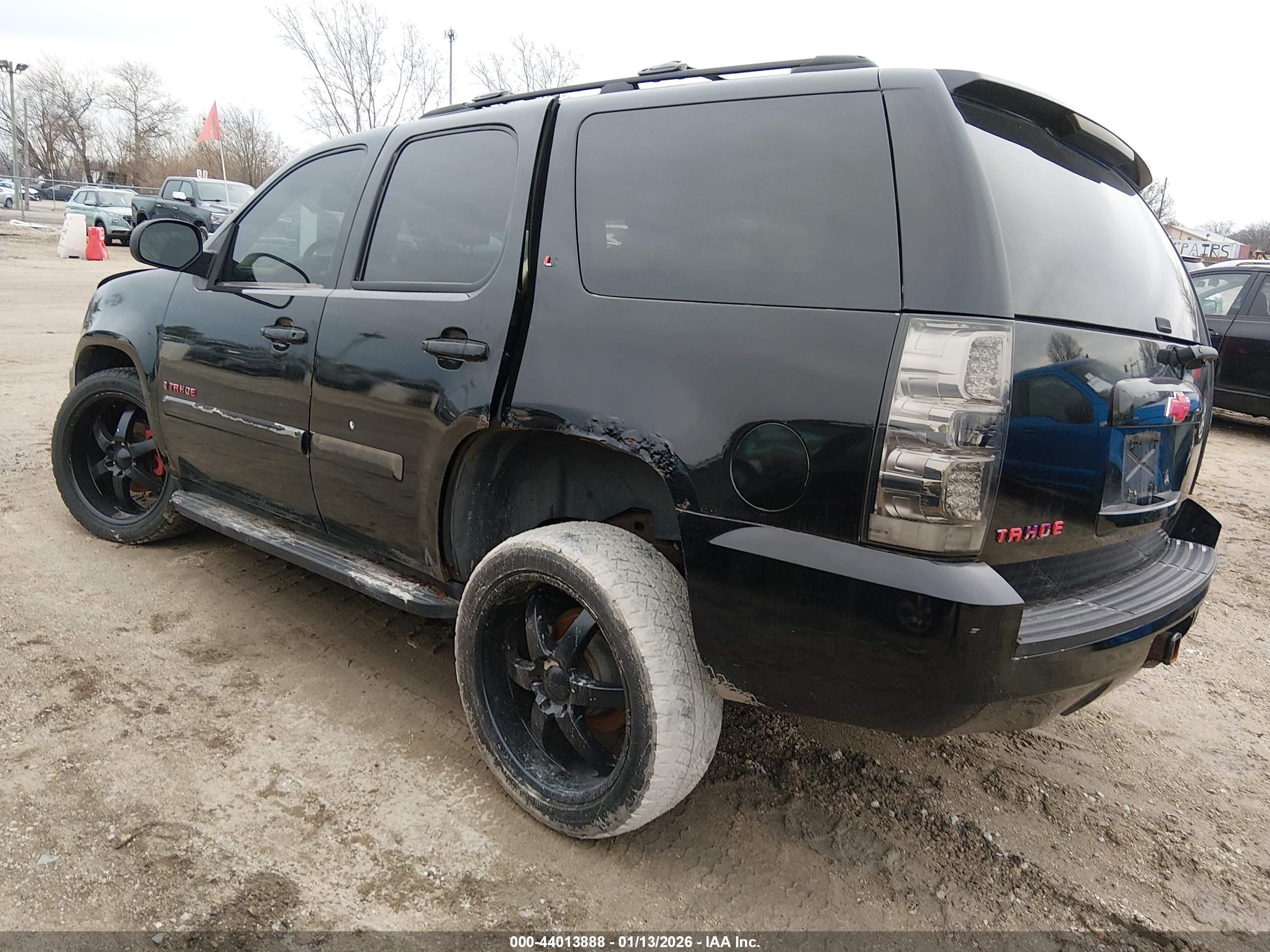 CHEVROLET TAHOE image 3
