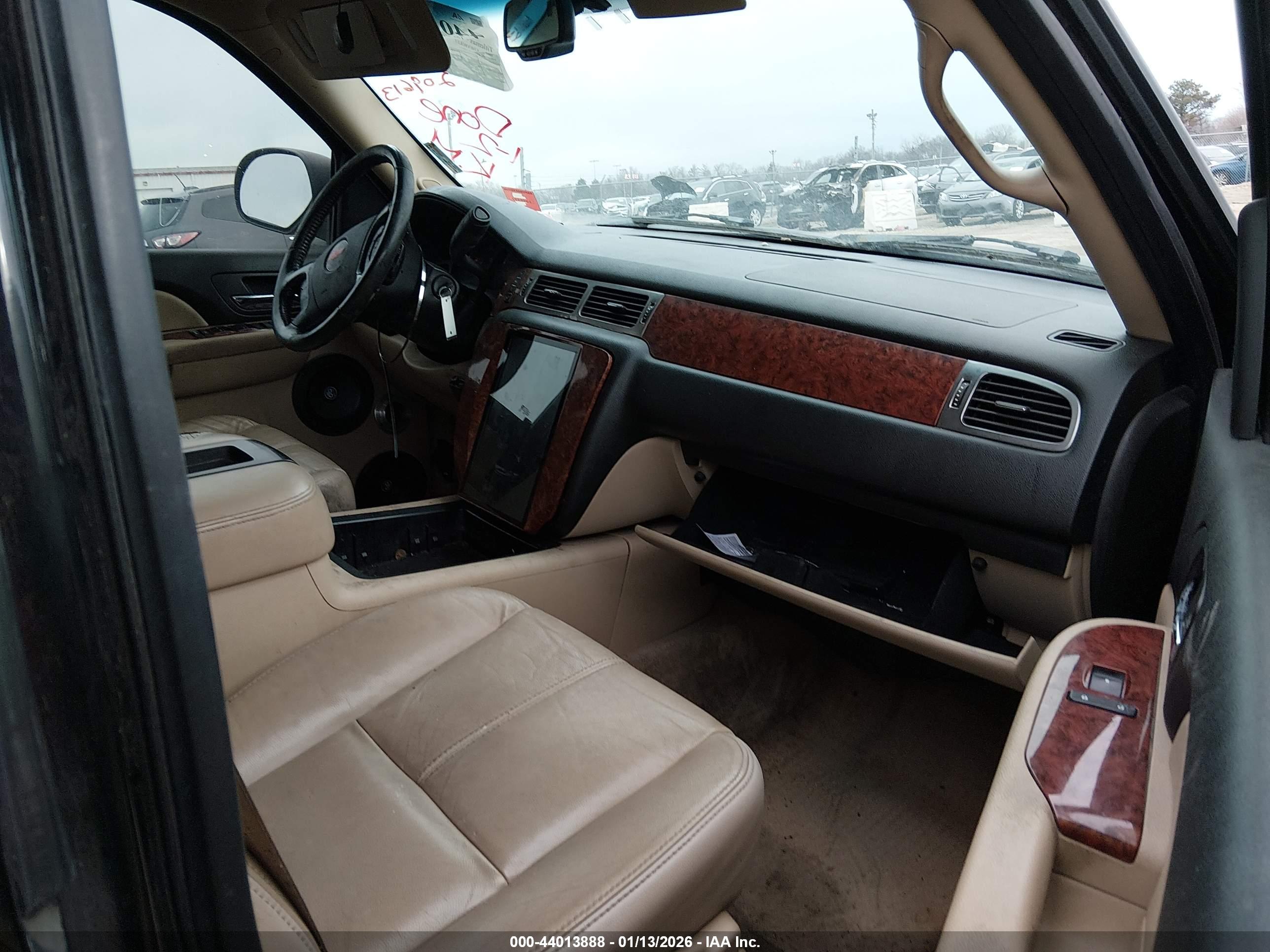 CHEVROLET TAHOE image 5