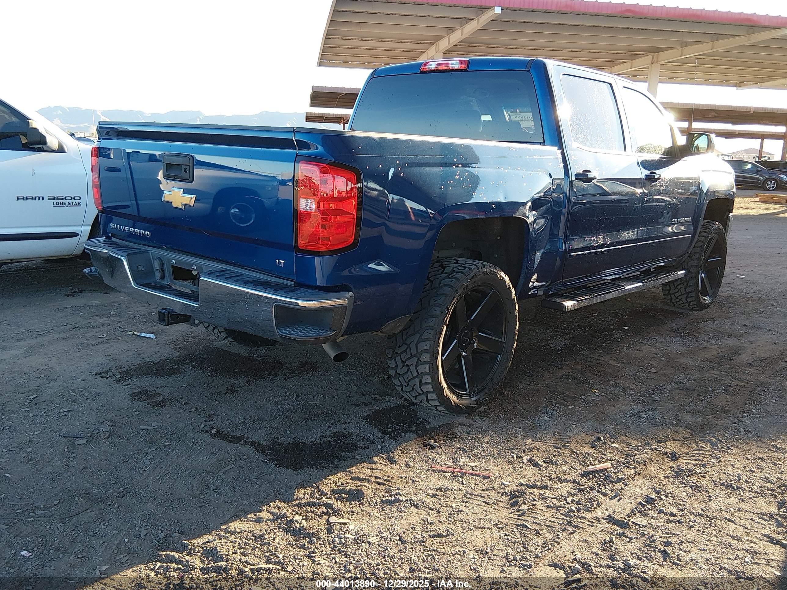 CHEVROLET SILVERADO image 4