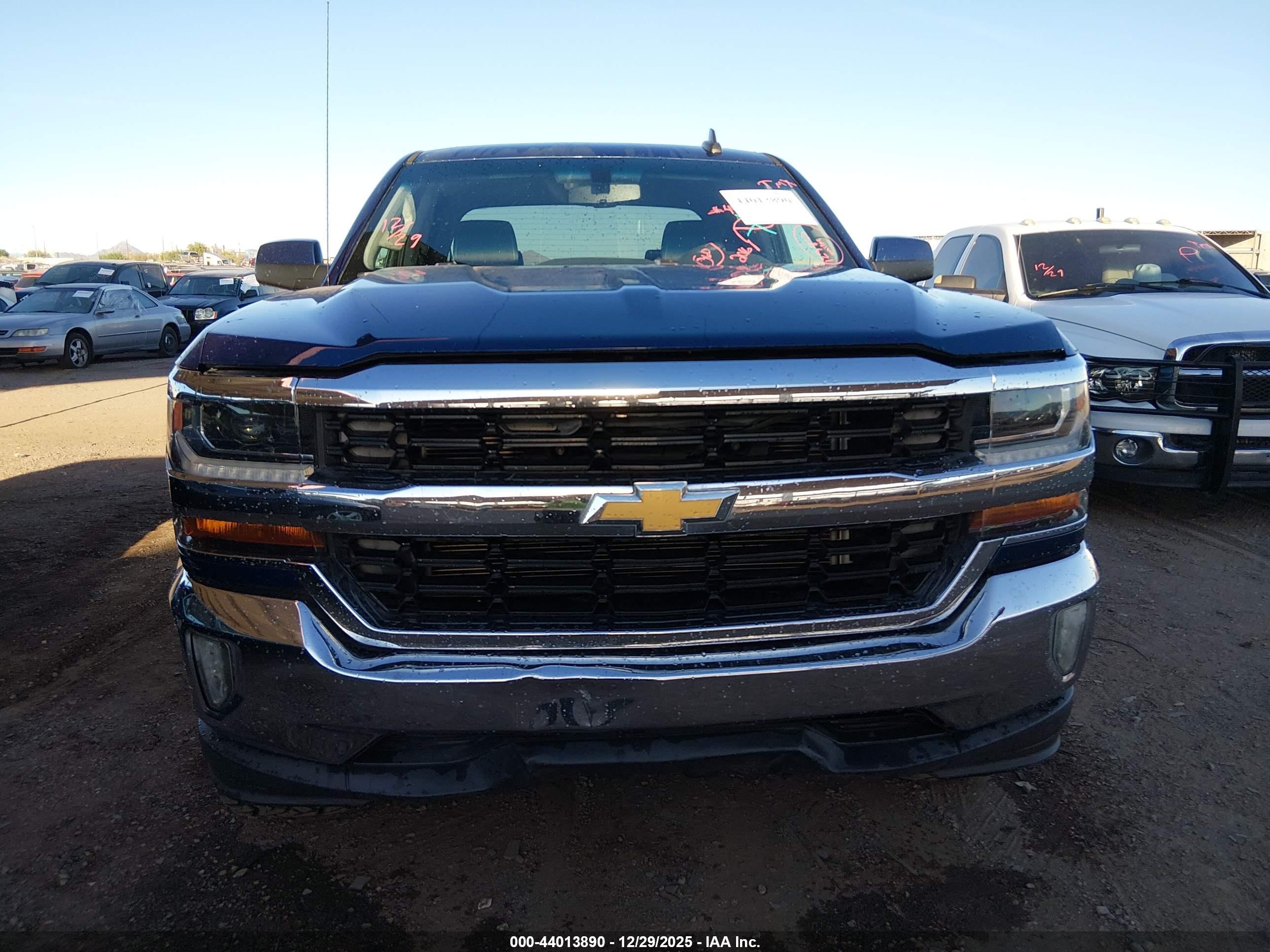 CHEVROLET SILVERADO image 6