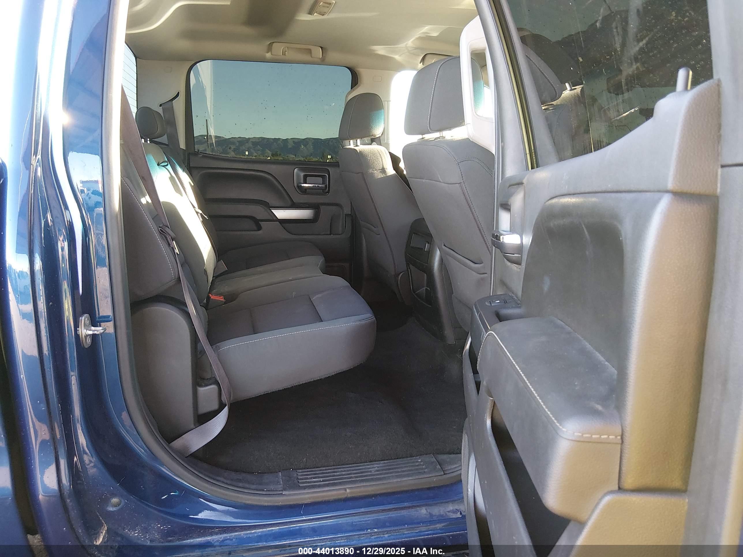 CHEVROLET SILVERADO image 8