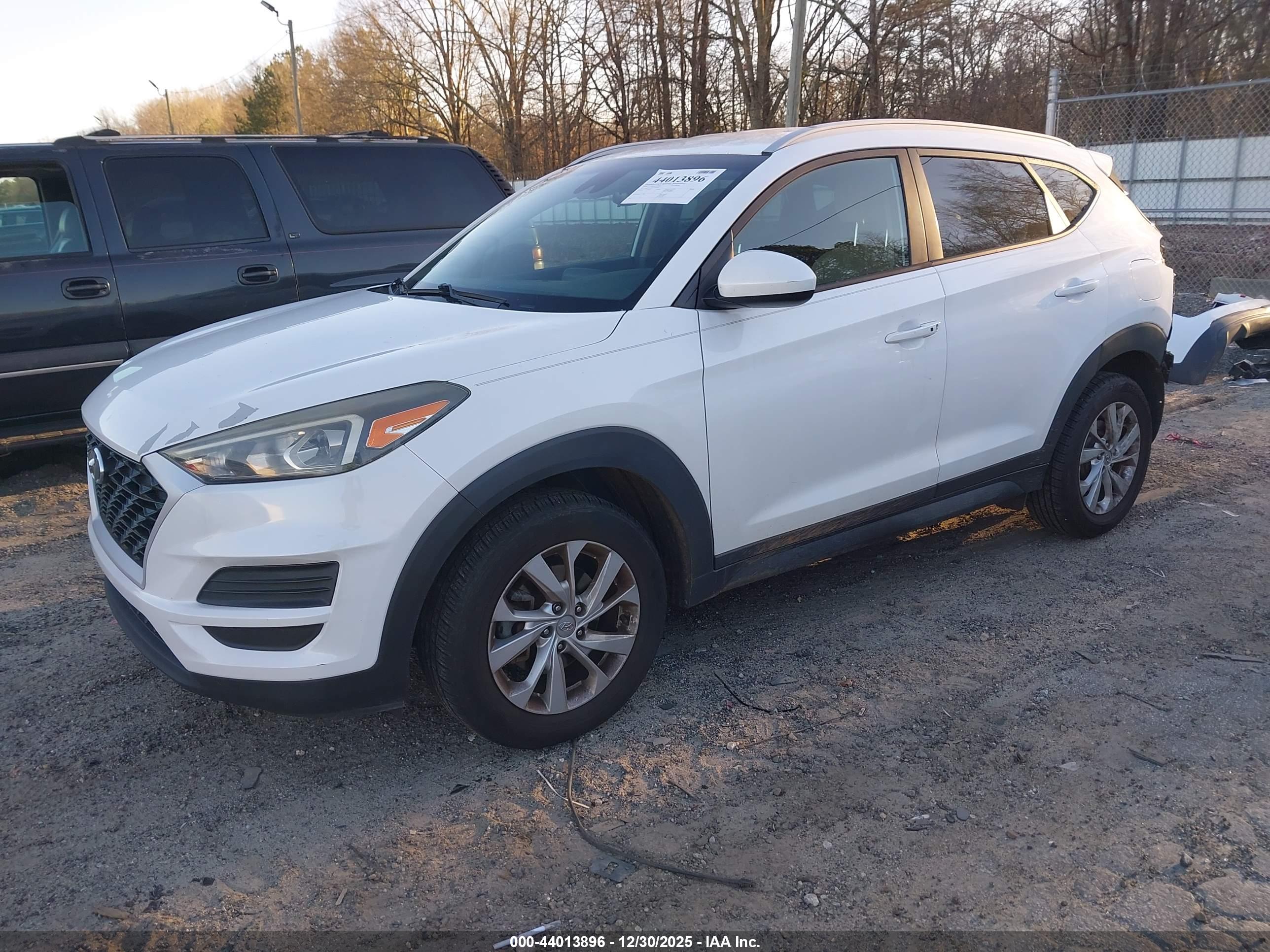 HYUNDAI TUCSON image 2