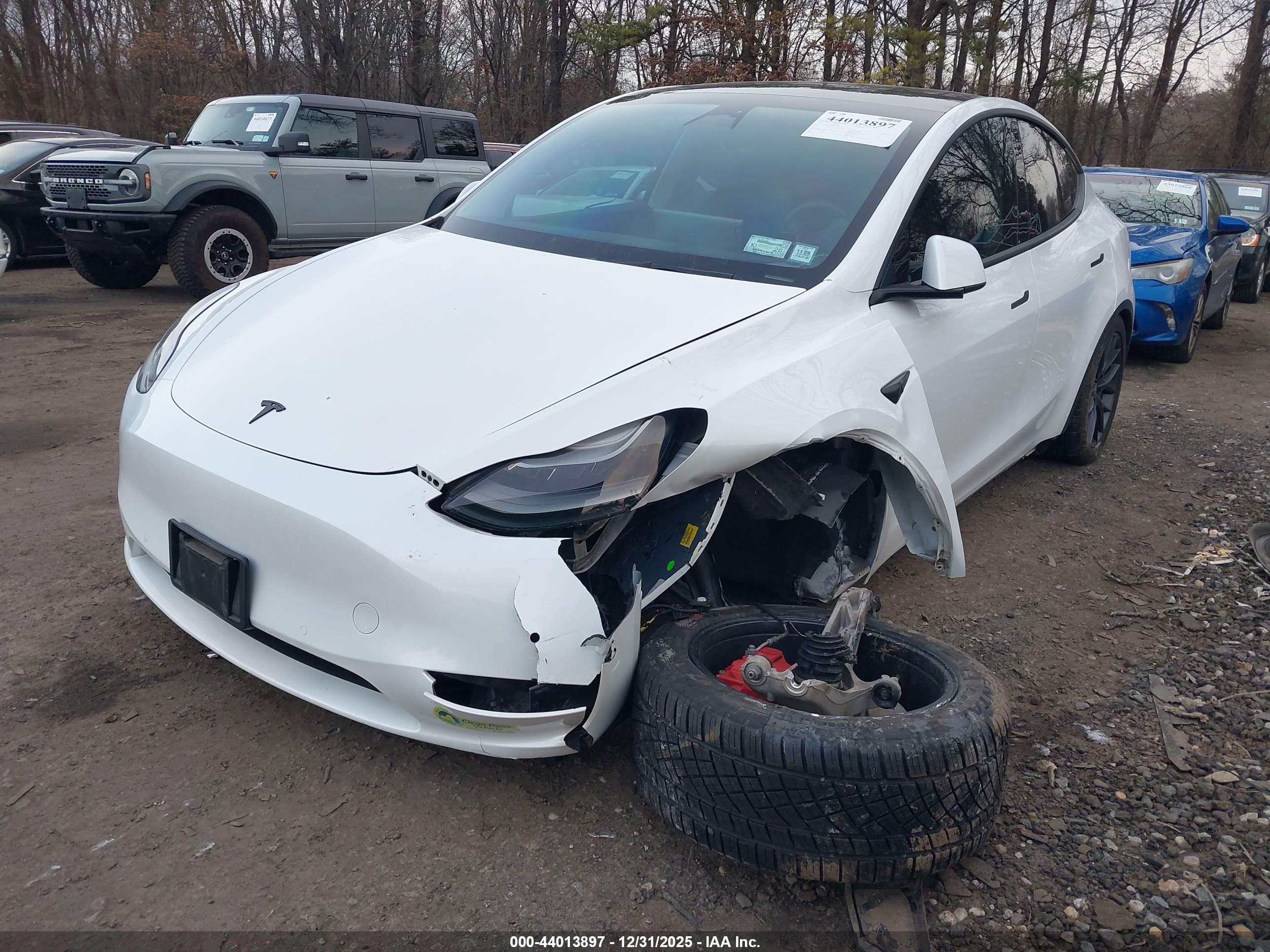 TESLA MODEL image 6