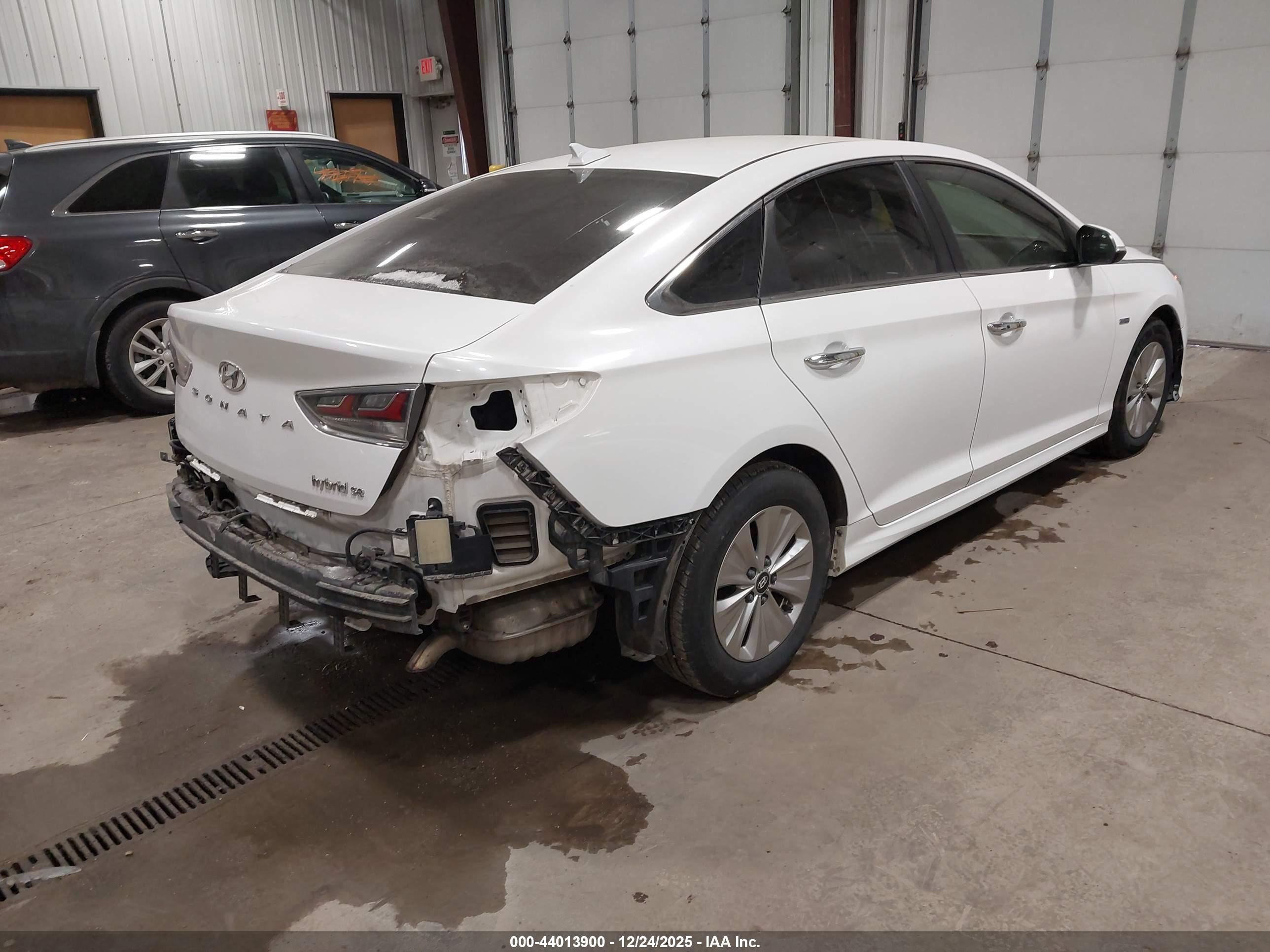 HYUNDAI SONATA image 4