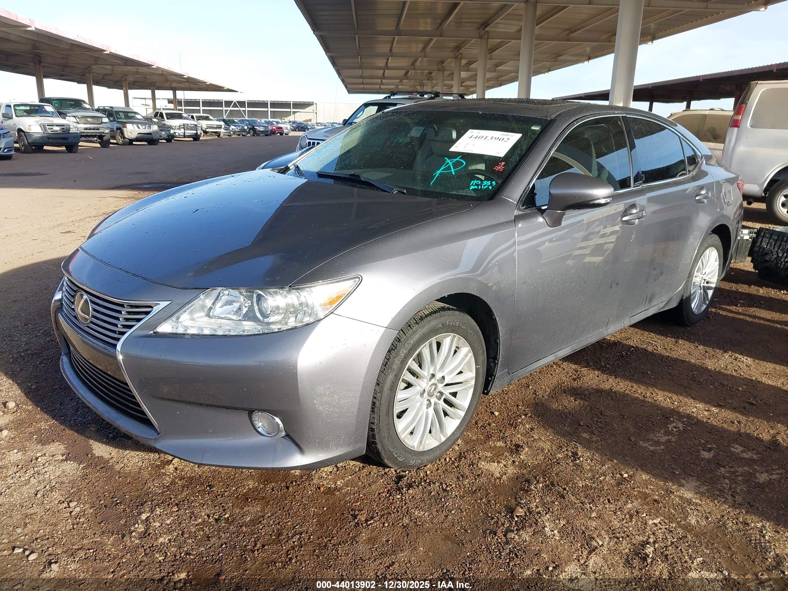 LEXUS ES image 2