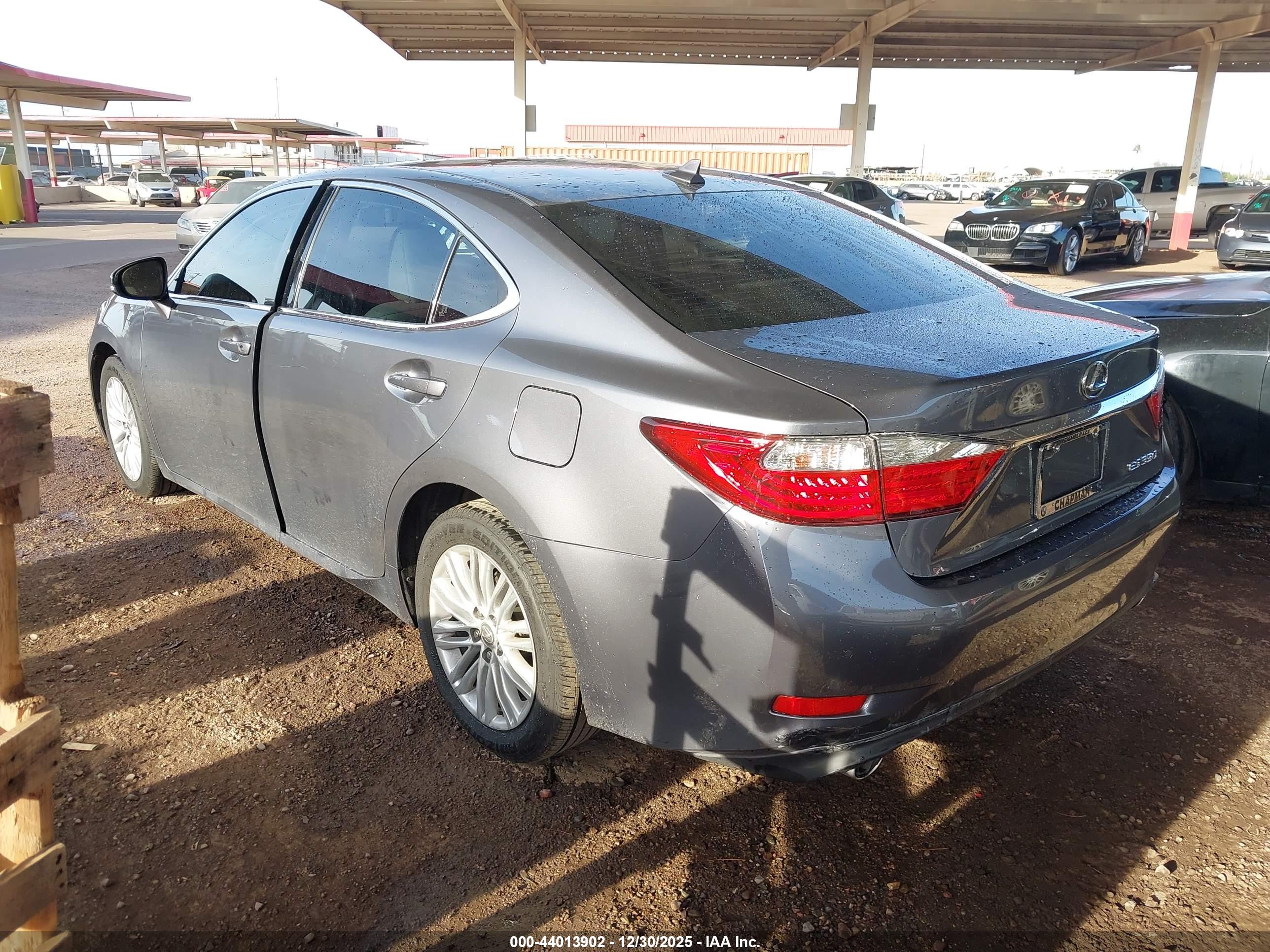 LEXUS ES image 3
