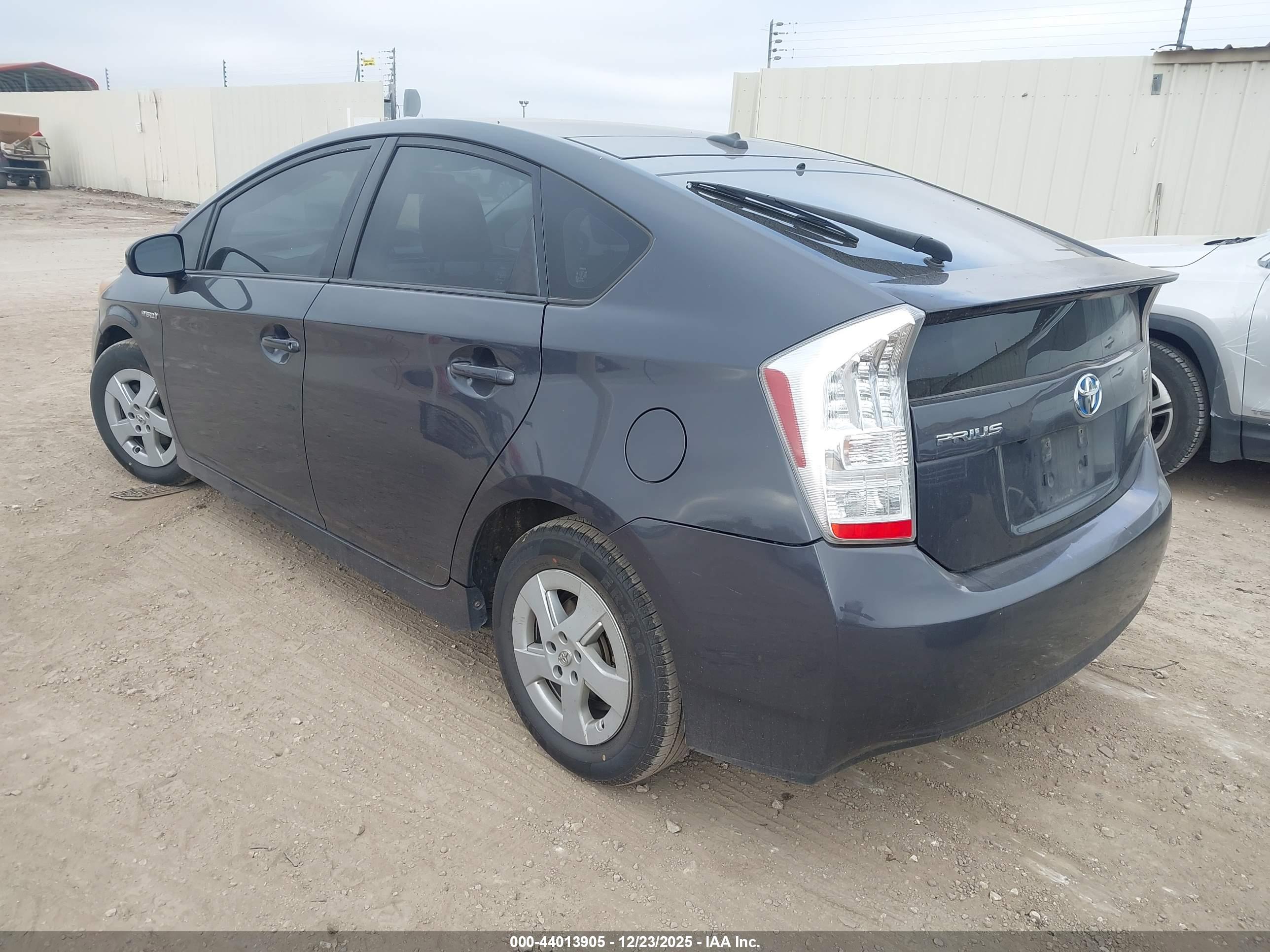 TOYOTA PRIUS image 3