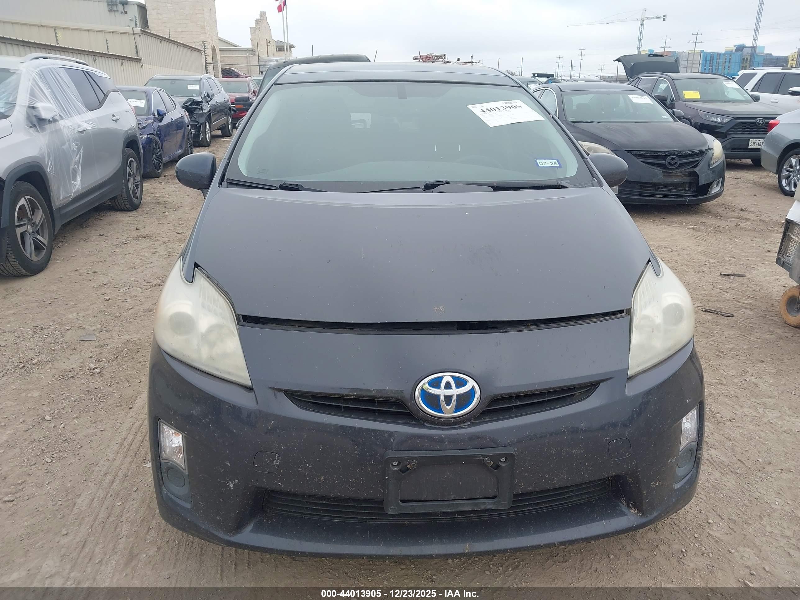 TOYOTA PRIUS image 6