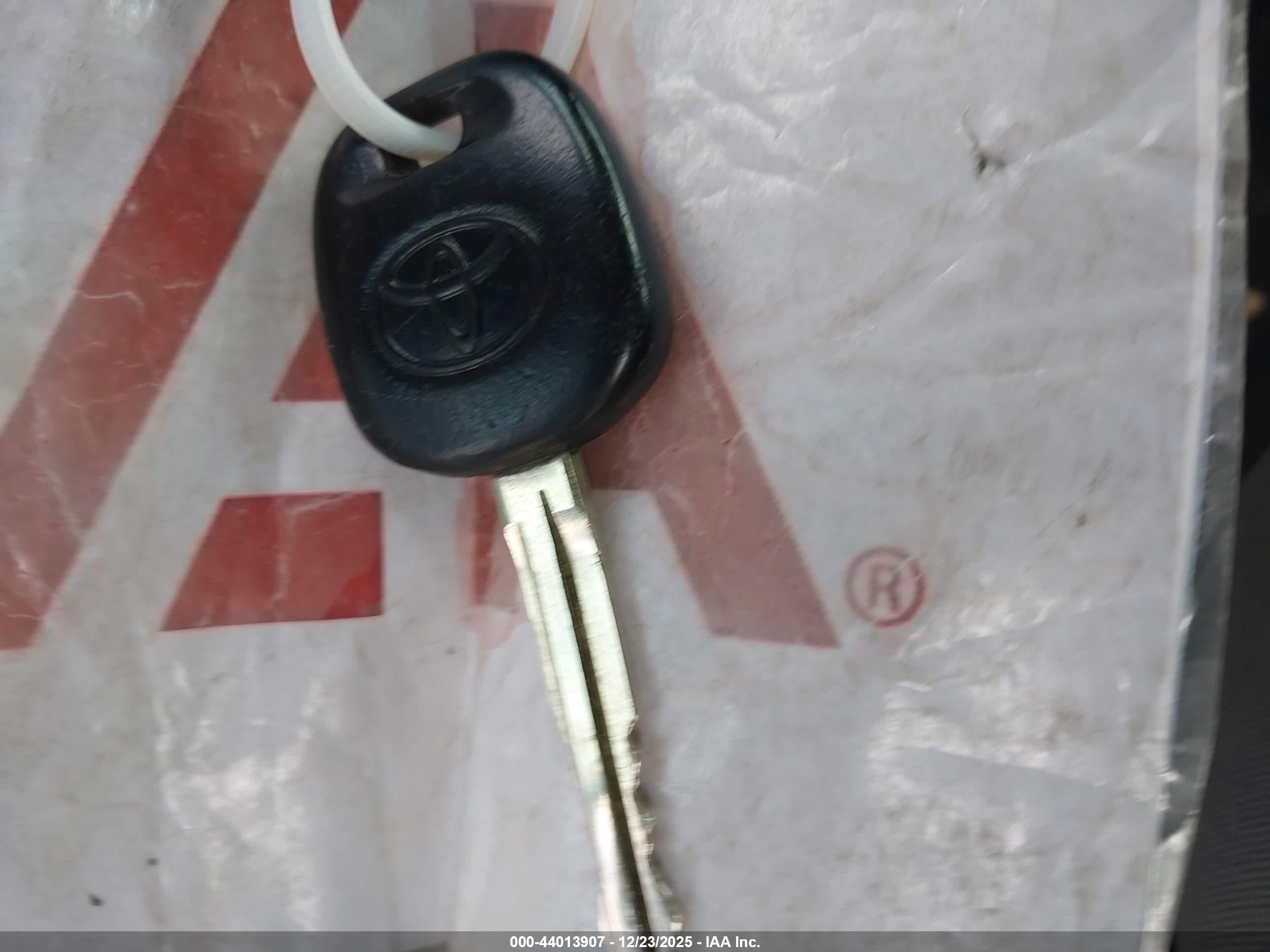 TOYOTA COROLLA image 11