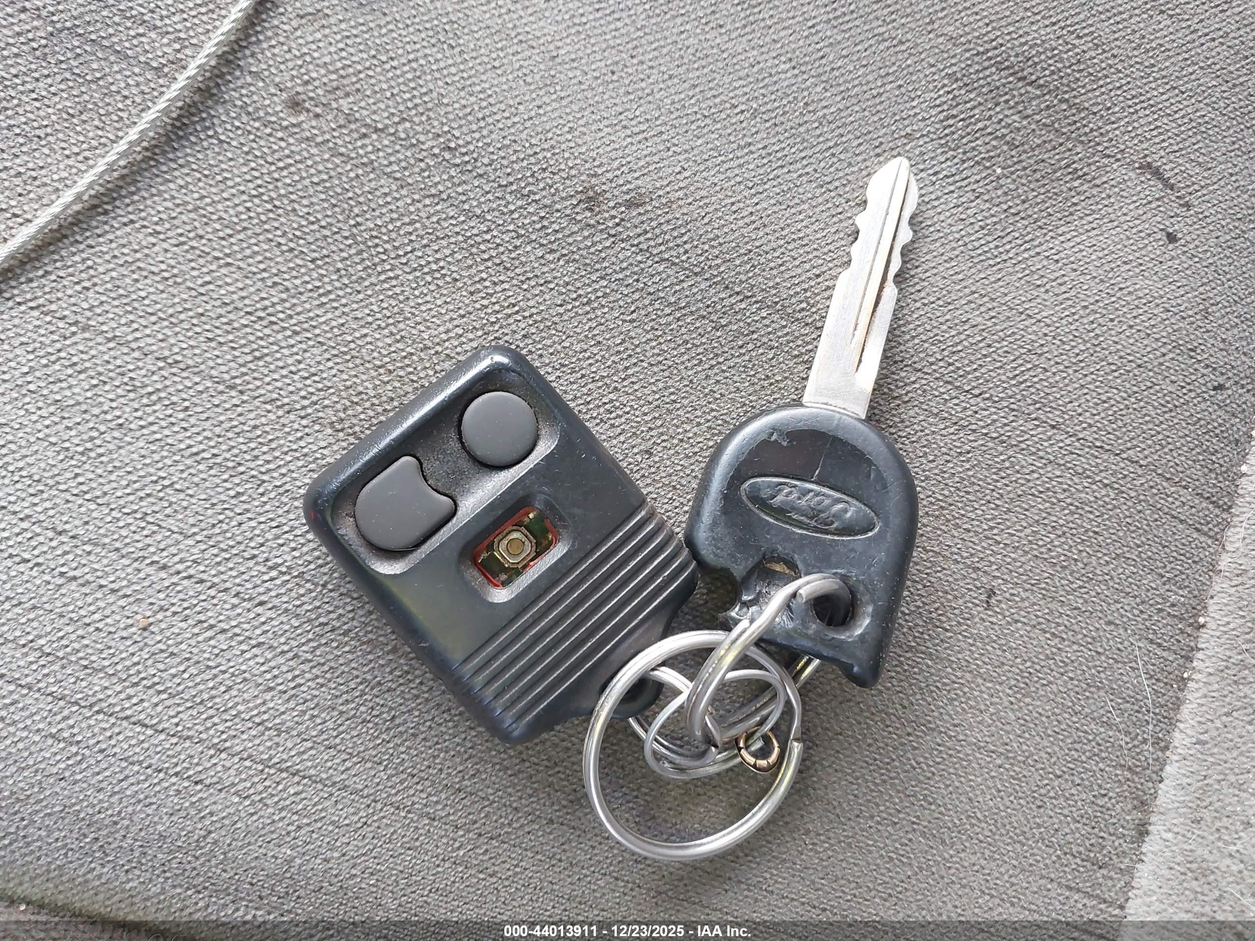 FORD FREESTAR image 11