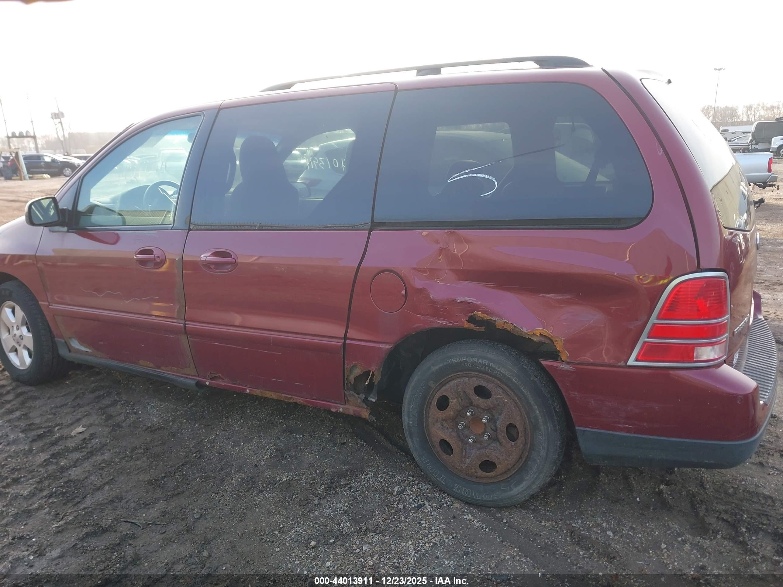 FORD FREESTAR image 6