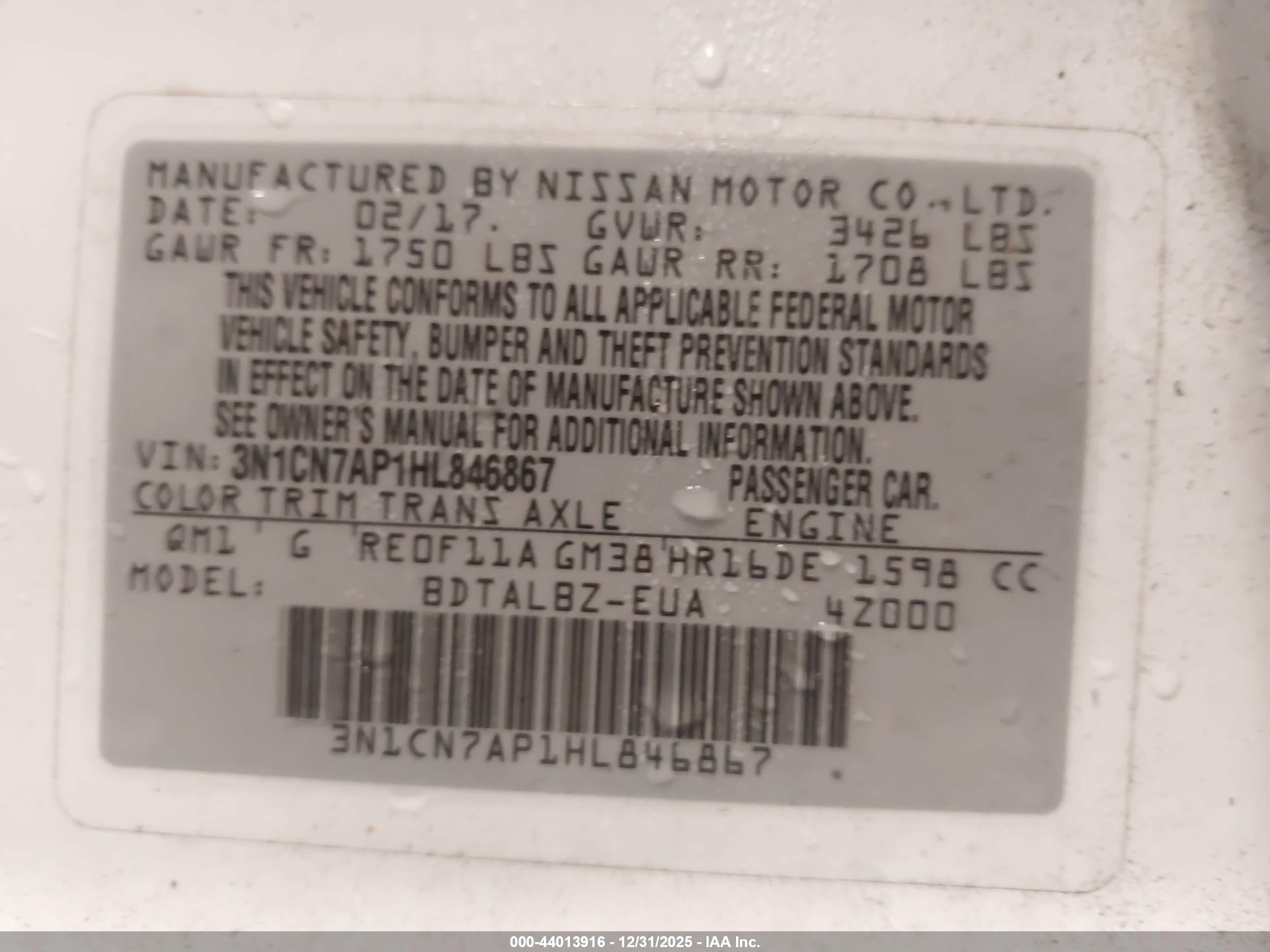 NISSAN VERSA image 9
