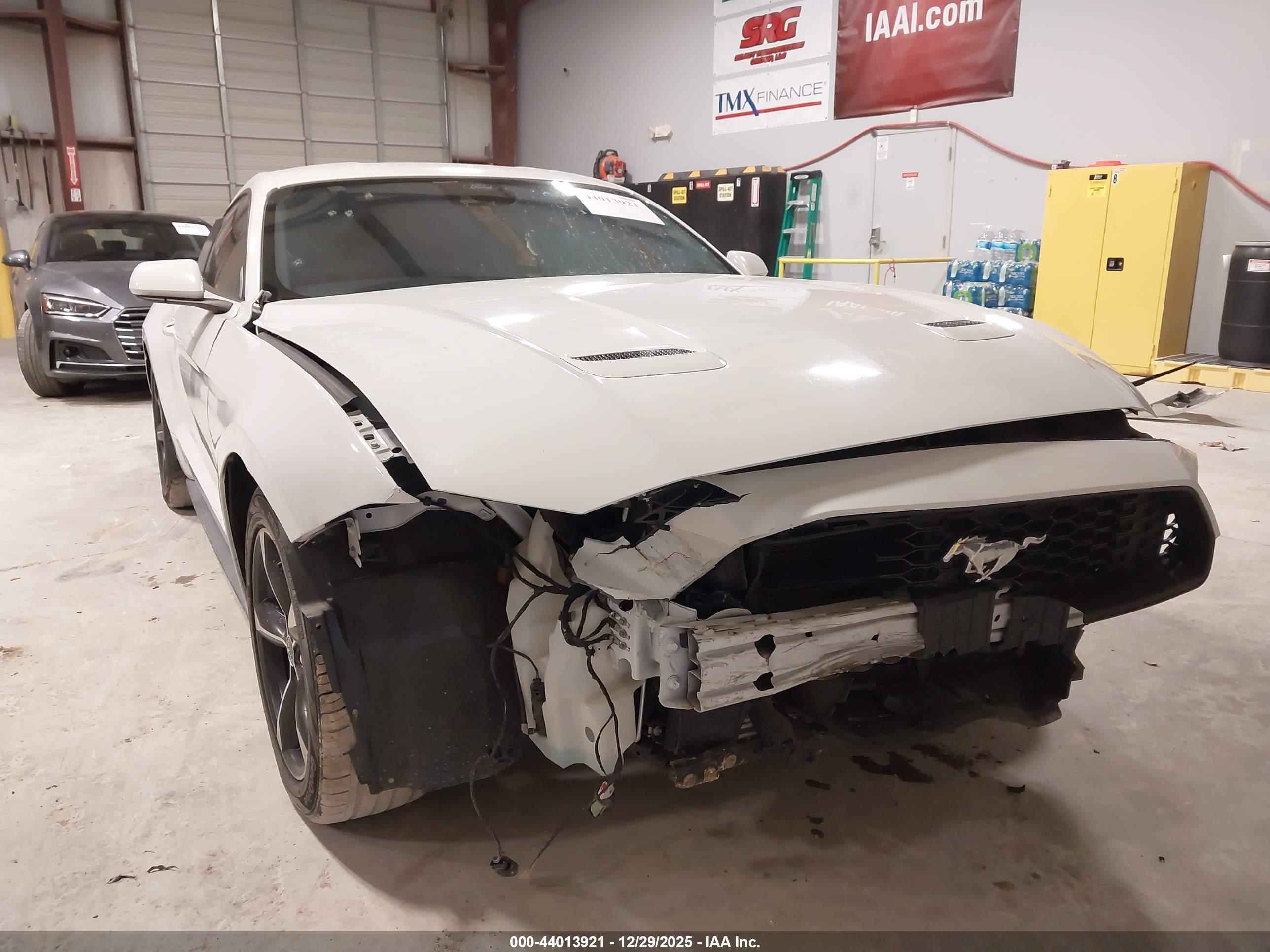 FORD MUSTANG image 6
