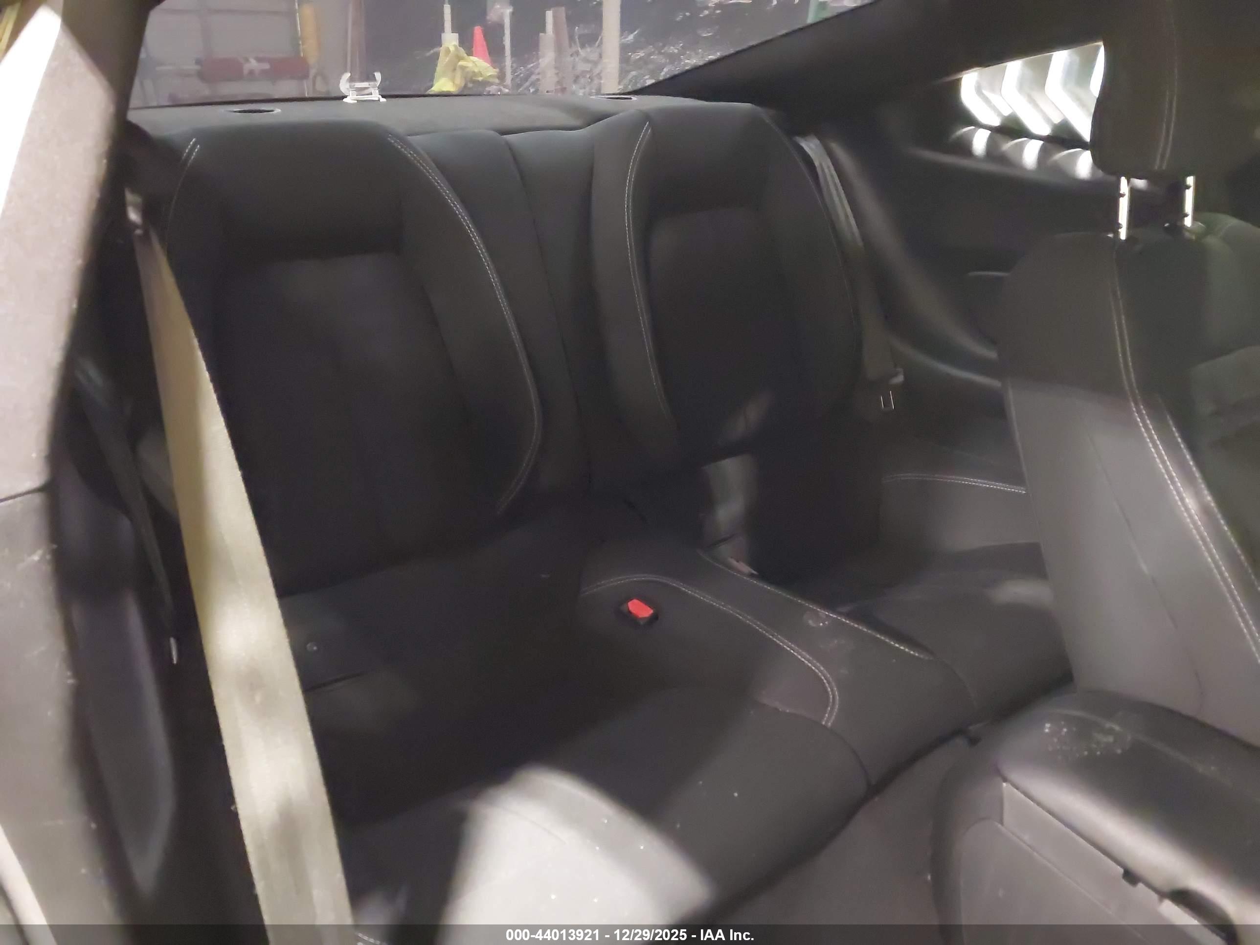 FORD MUSTANG image 8