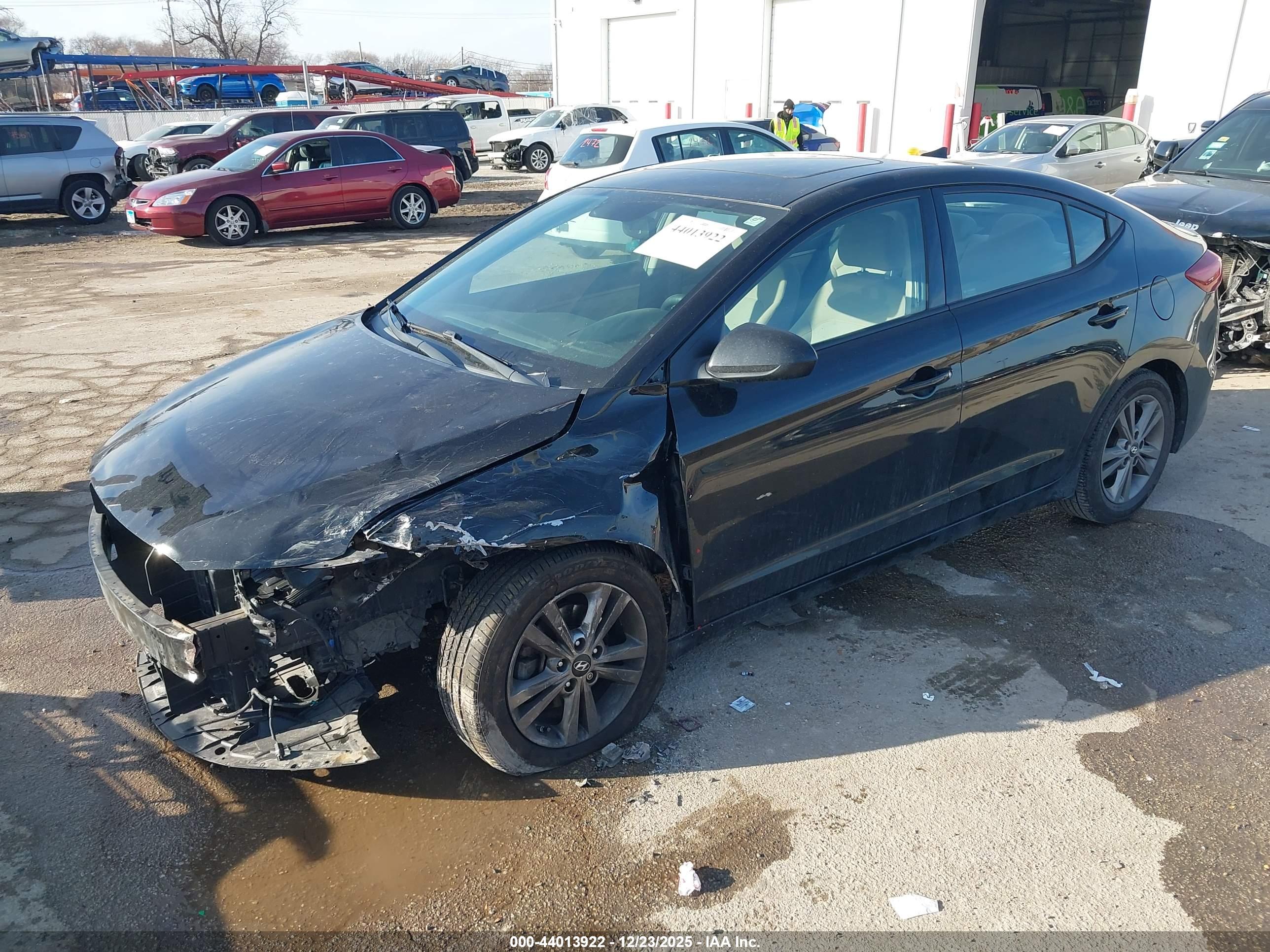 HYUNDAI ELANTRA image 2