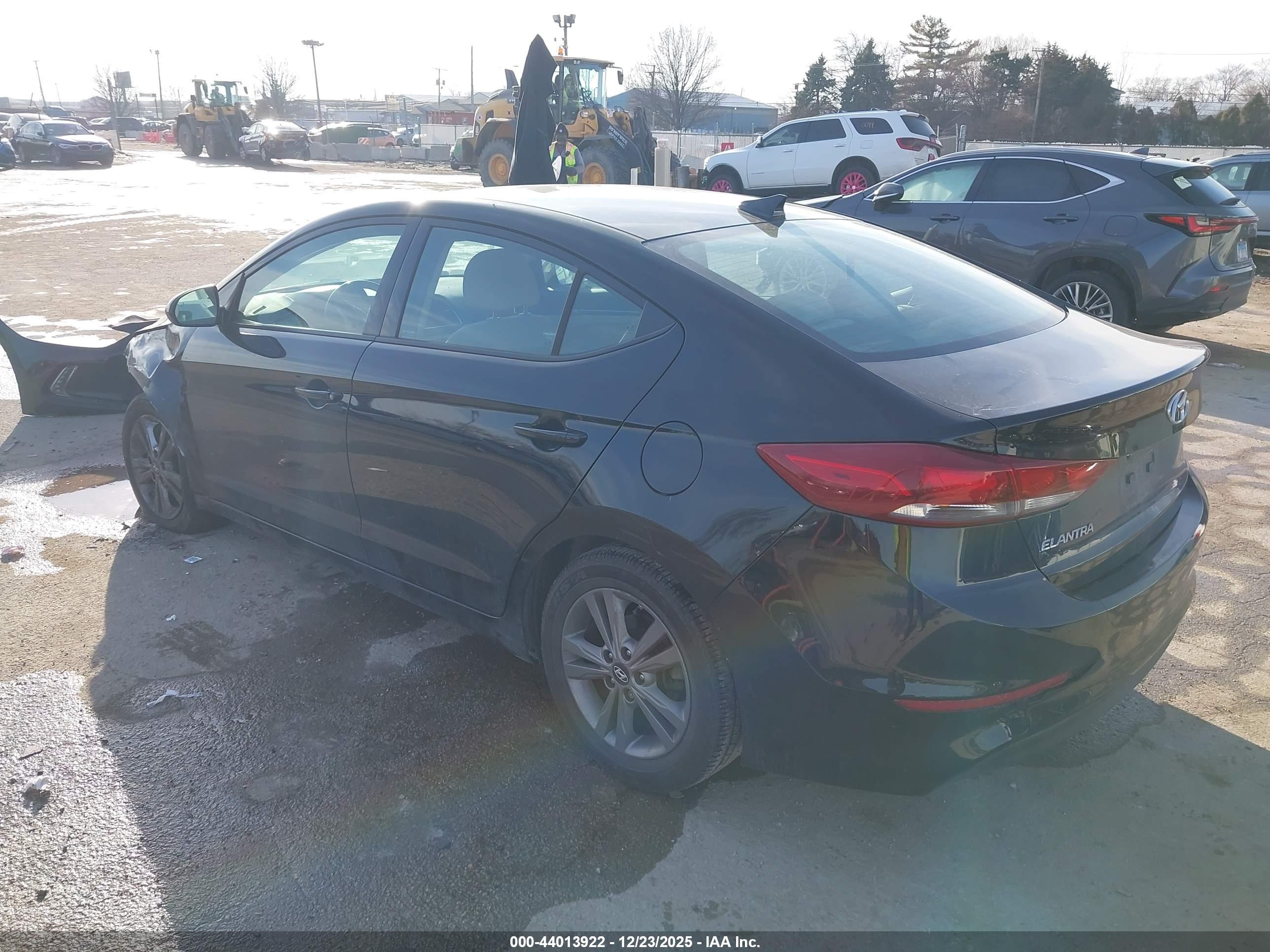 HYUNDAI ELANTRA image 3