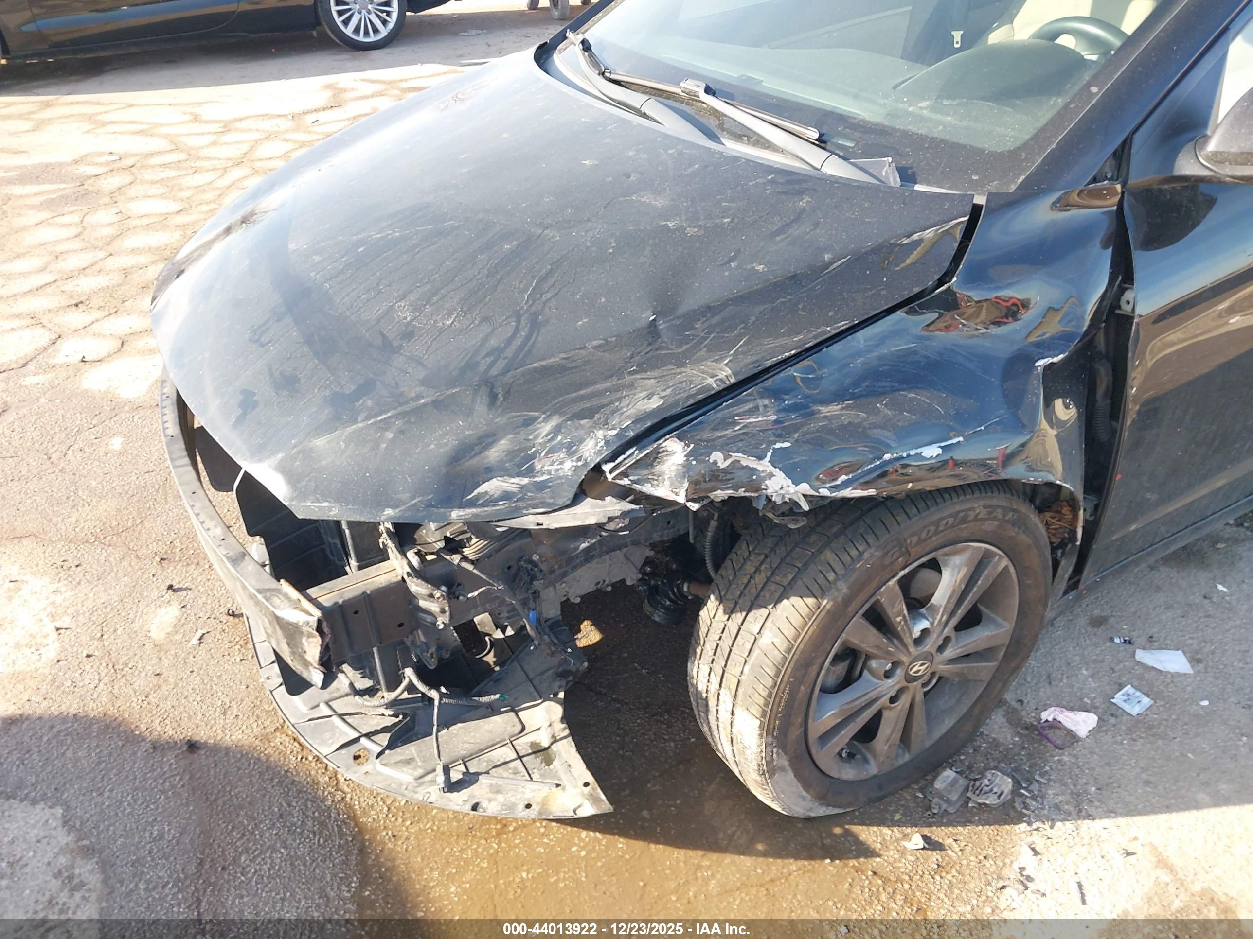 HYUNDAI ELANTRA image 6